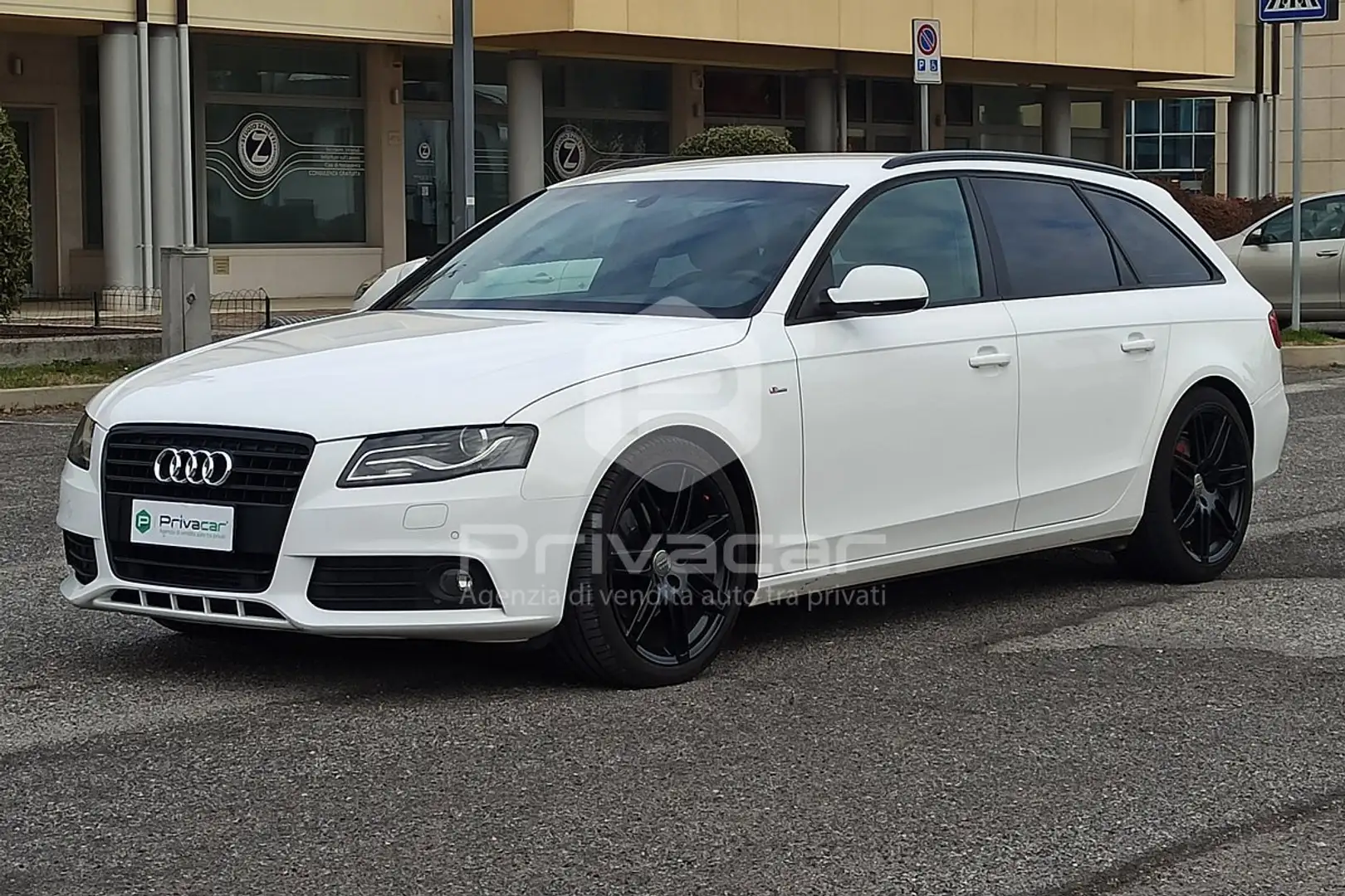 Audi A4 Avant 2.0 TDI 143CV F.AP. multitronic SLINE UNIPRO Blanc - 1