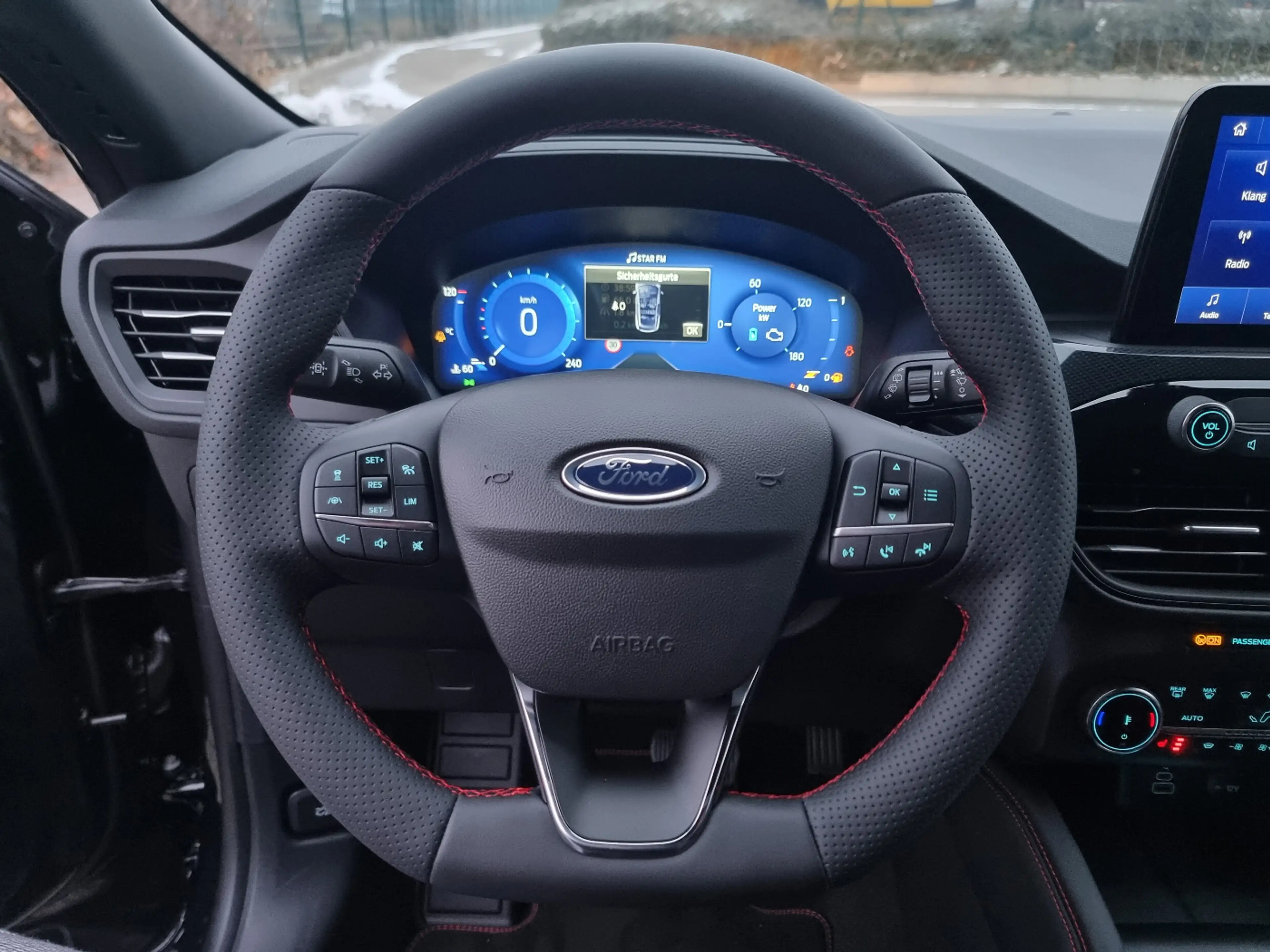 Ford Kuga ST-Line Navigation+Kamera+Winterpaket — photo 9