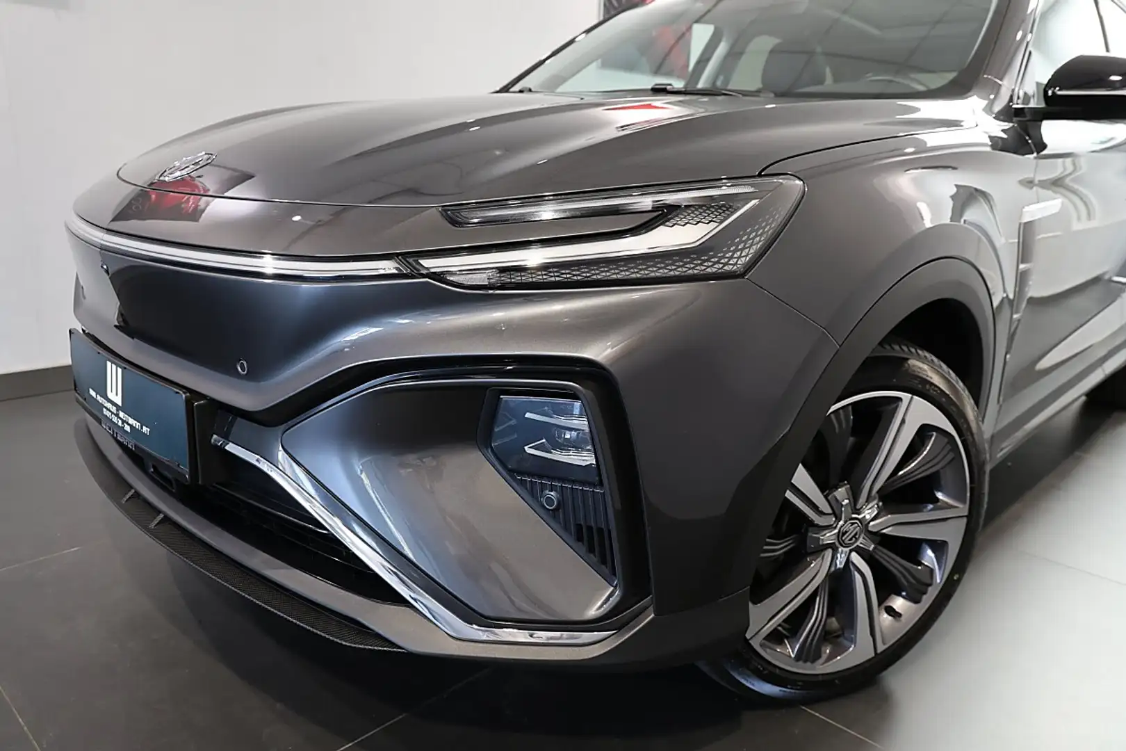 MG Marvel R Electric 70 kWh Performance Grau - 2