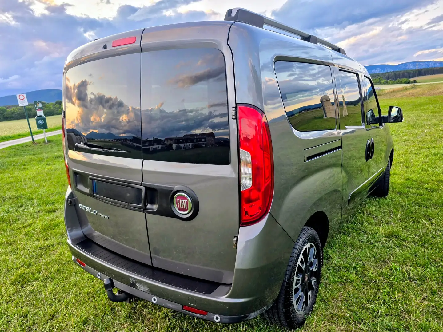 Fiat Doblo Doblo Maxi Lounge 1.6Multijet 120 Start&Stop Grau - 2