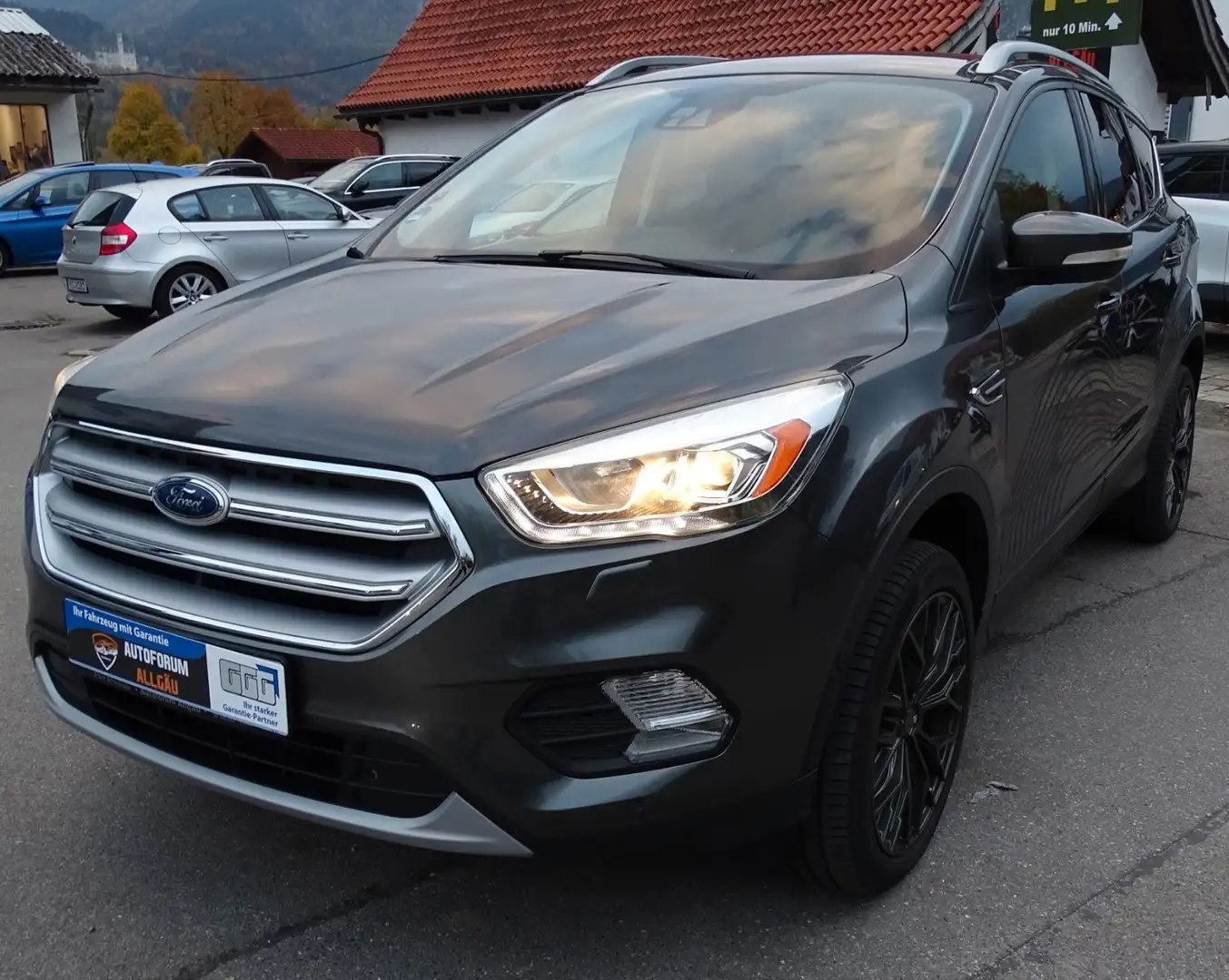 Ford Kuga Titanium Grau - 1