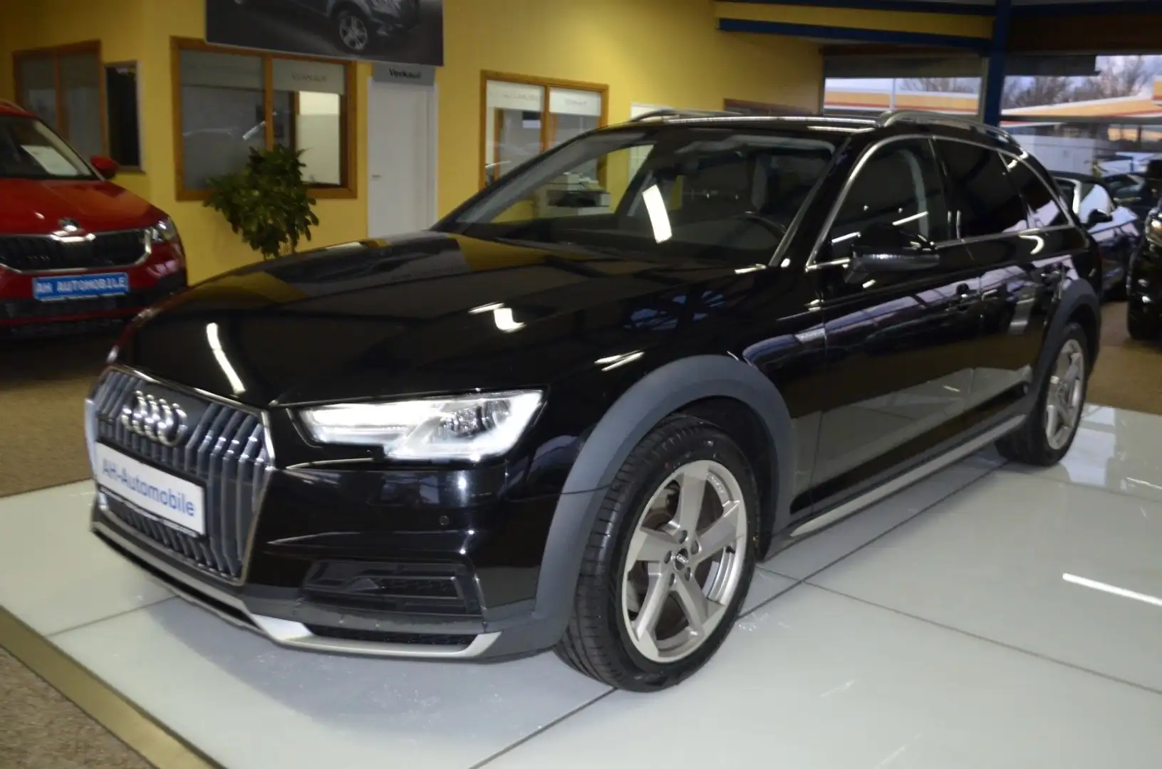 Audi A4 allroad quattro basis AUTOMATIK /XENON /NAVI Schwarz - 1
