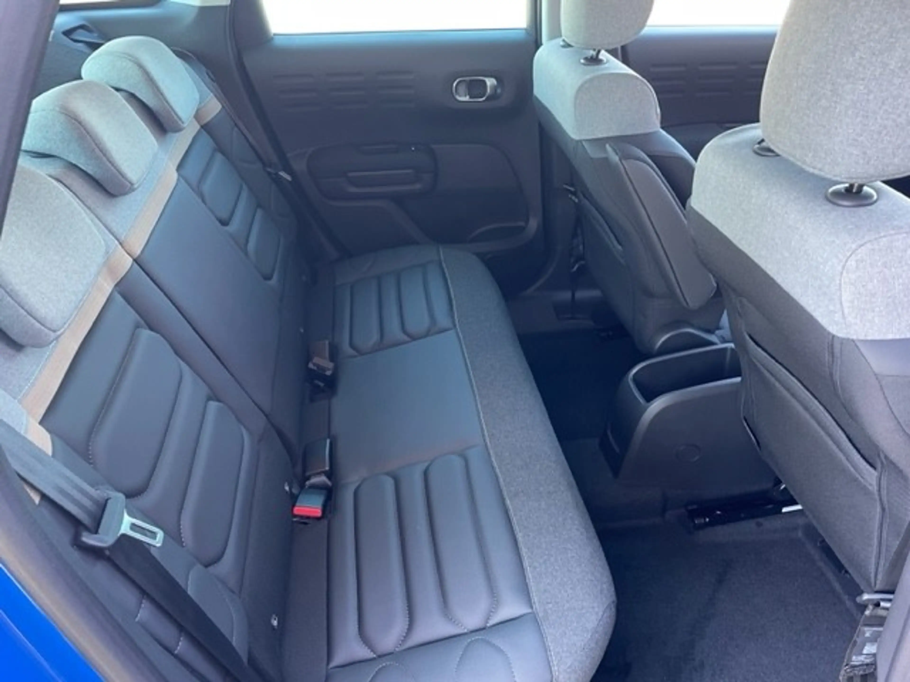 Citroen C3 Aircross PureTech 130 EAT6 Plus Automatik — photo 12