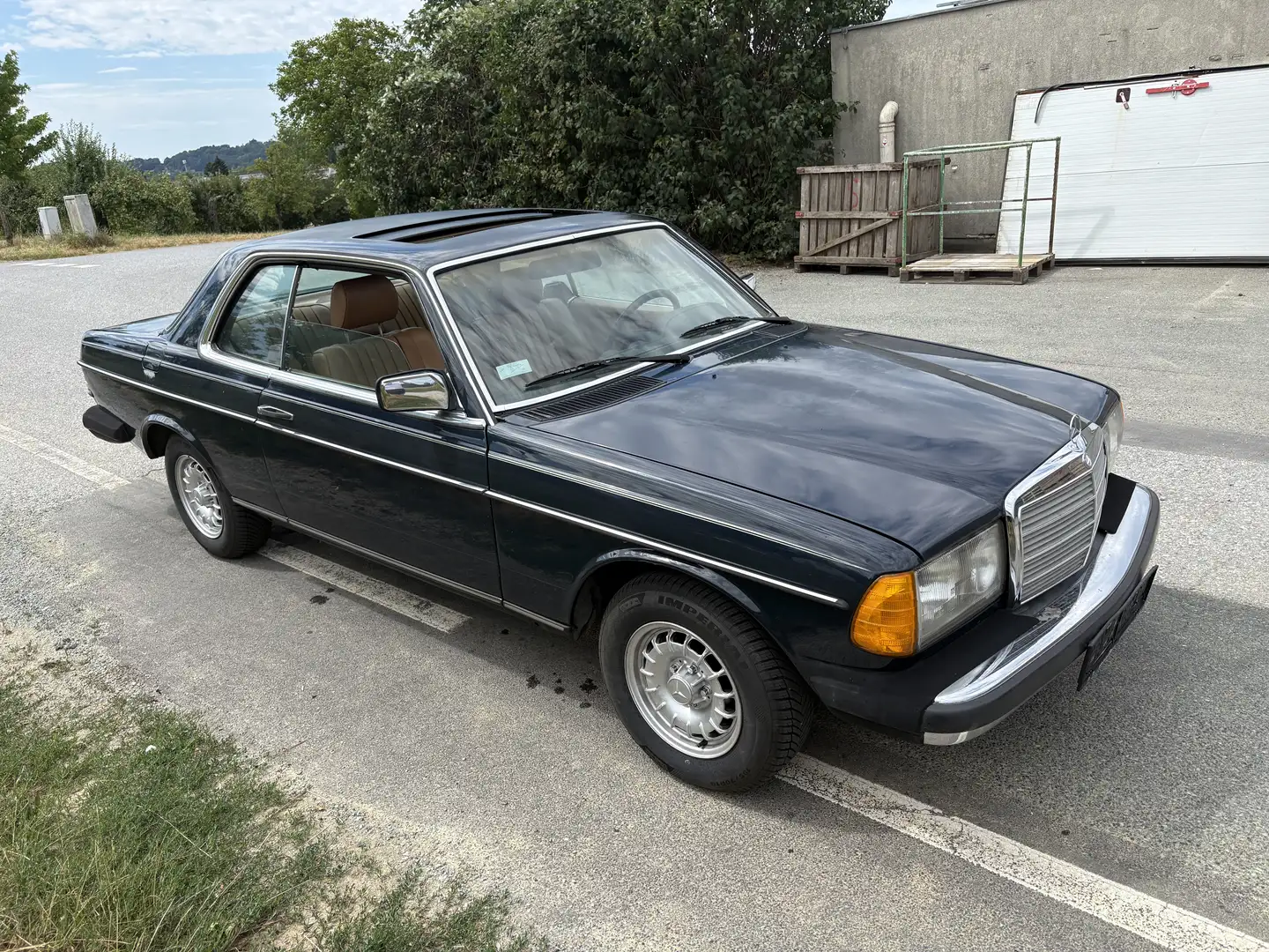 Mercedes-Benz E 300 W123 Coupe Turbodiesel Blau - 1