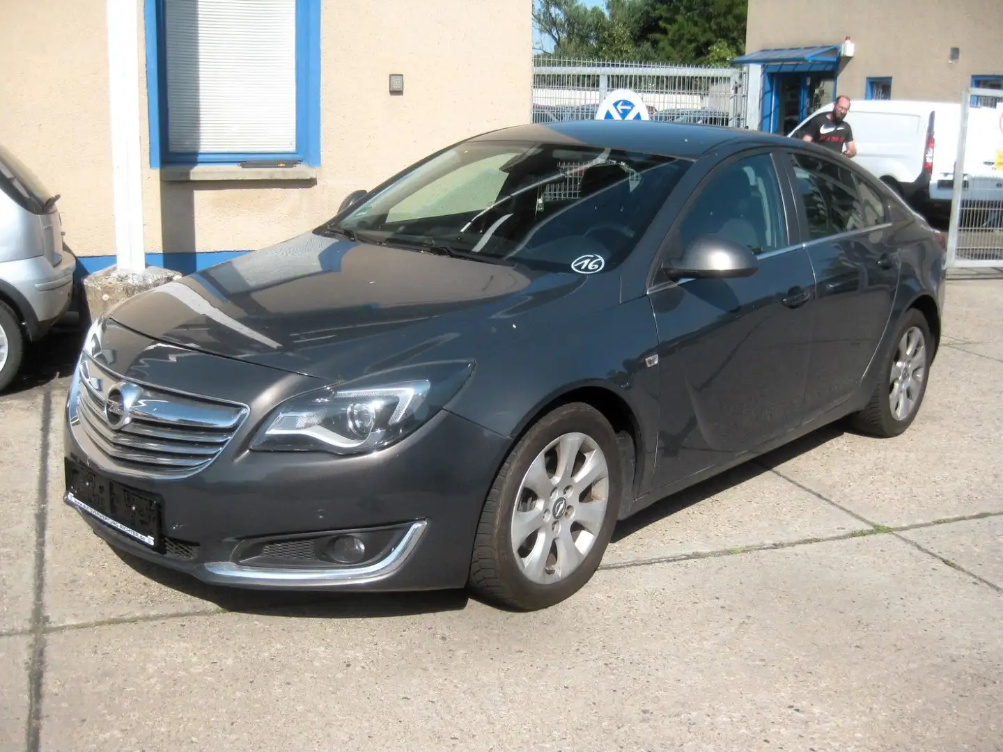 Opel Insignia A Lim. Edition Grau - 2