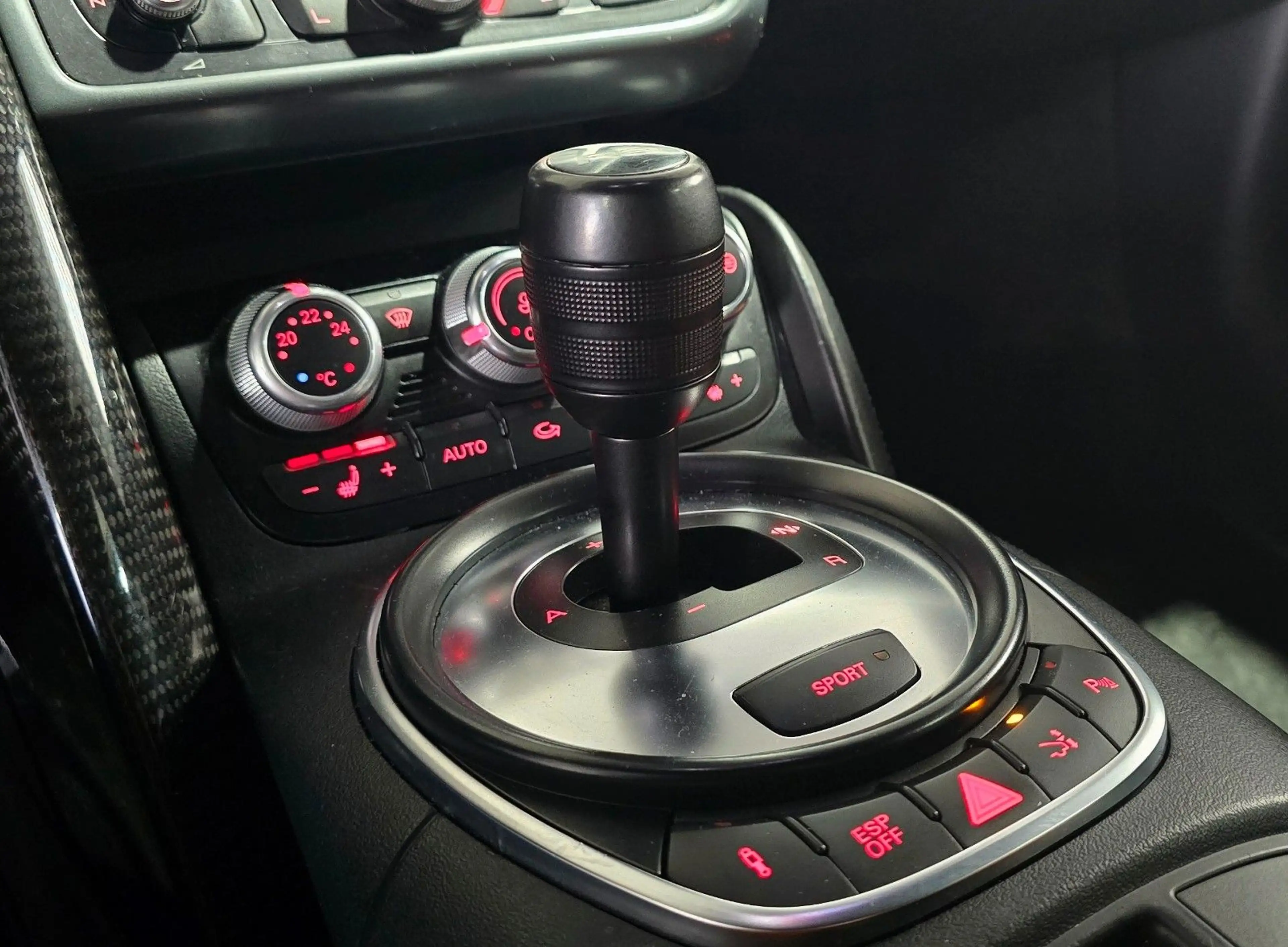 Audi R8 4.2 FSI Quattro*3*CARBON*V10-OPTIK*B&O*V10 FG — photo 30