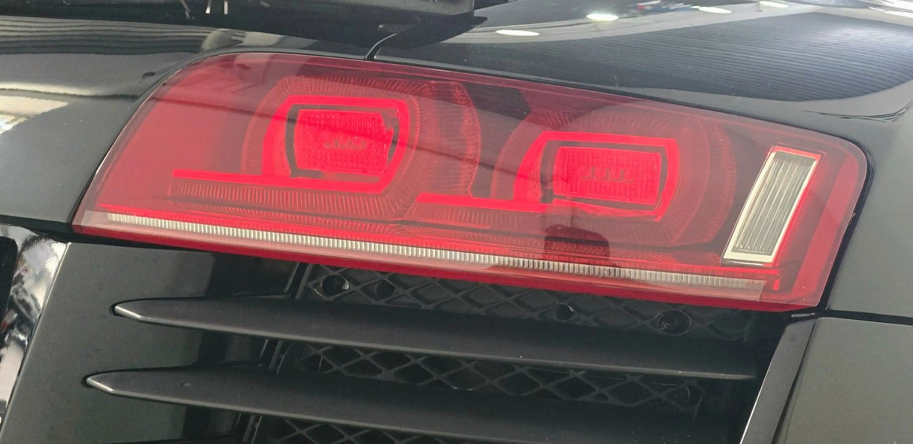 Audi R8 4.2 FSI Quattro*3*CARBON*V10-OPTIK*B&O*V10 FG — photo 15