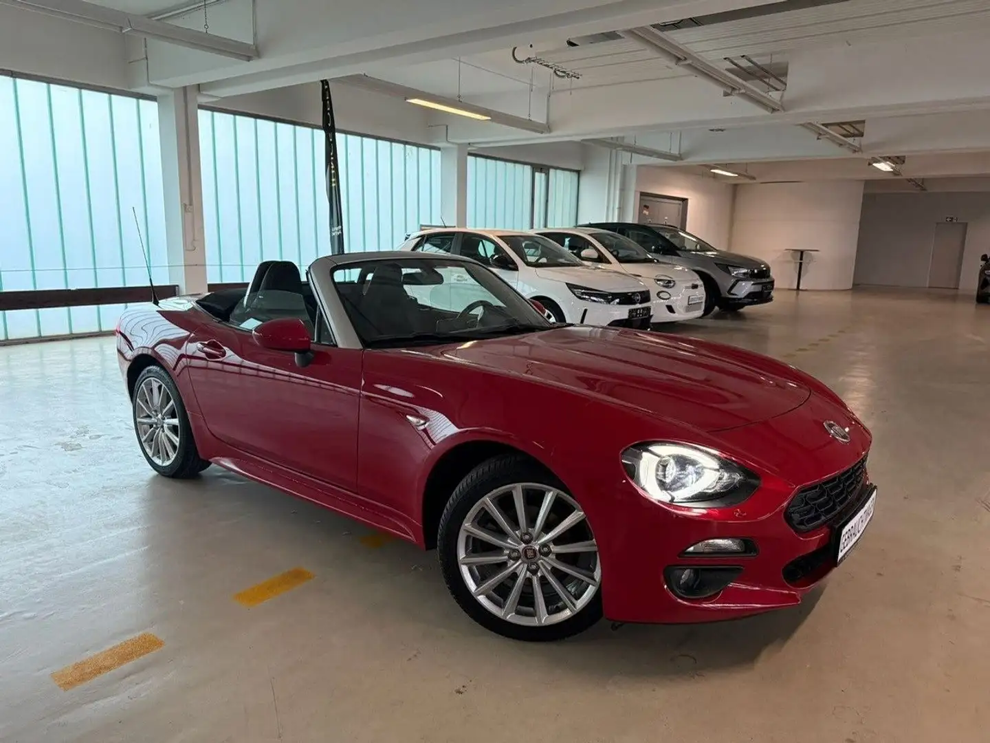 Fiat 124 Spider Anniversary 1.4 (140PS)Navi, RFK, SHZ Rot - 2