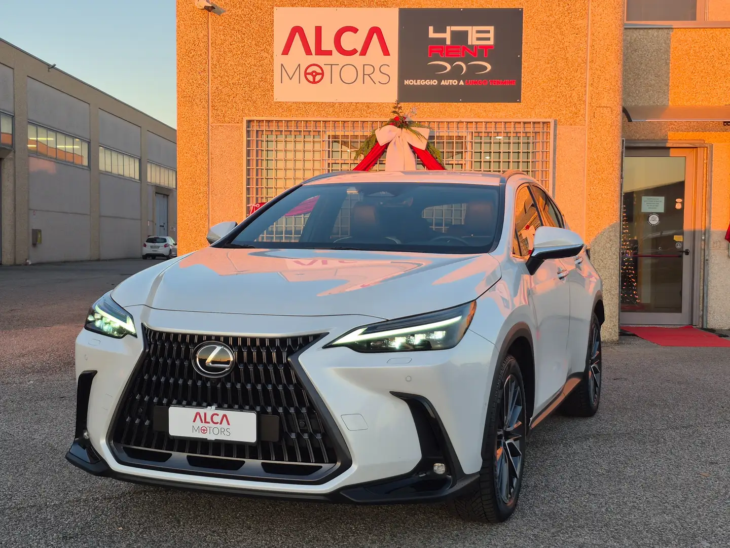 Lexus NX 450h+ 2.5 phev Luxury 4wd 309cv e-cvt IN CONTOVENDITA Blanc - 1