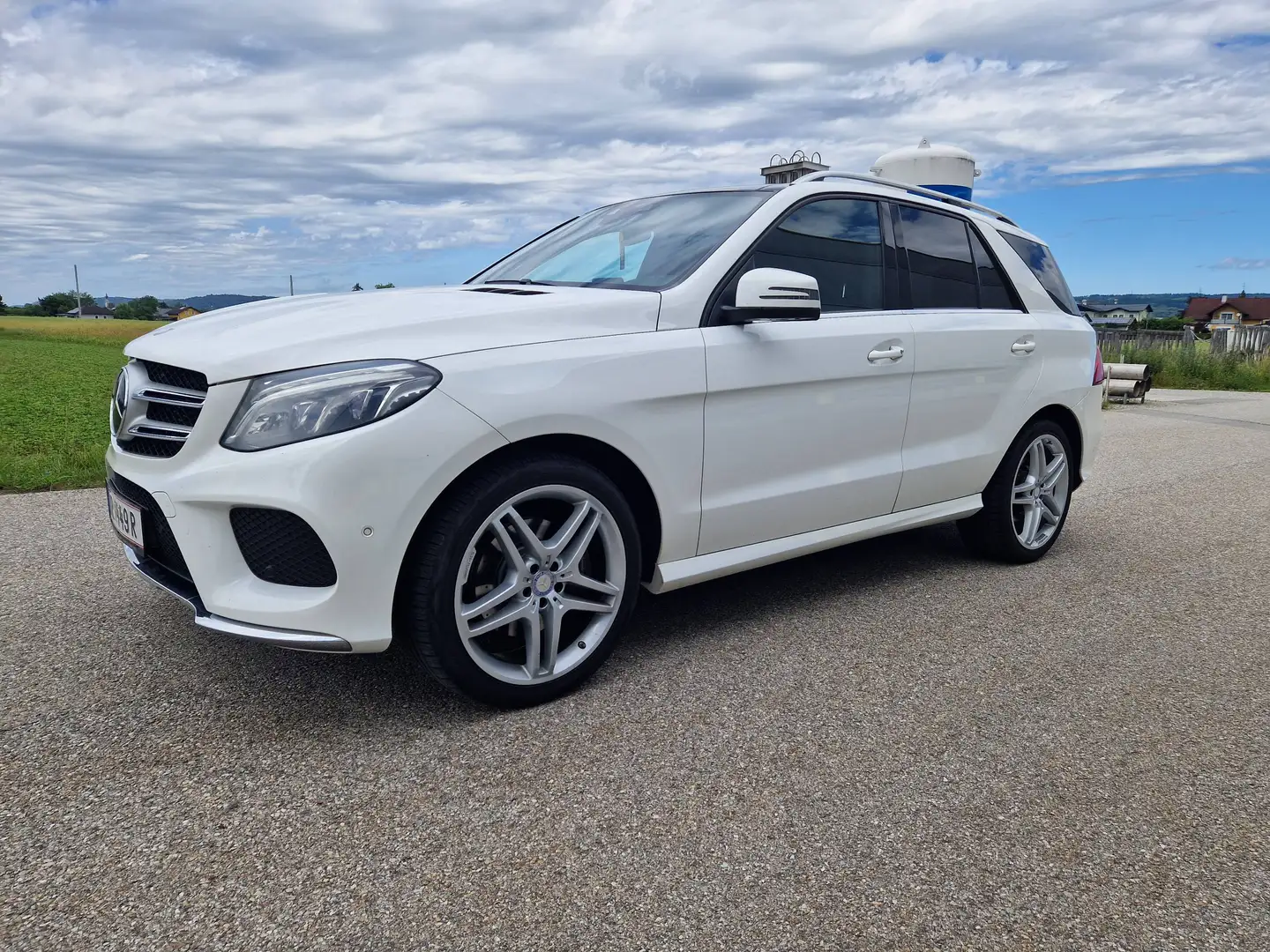 Mercedes-Benz GLE 350 d 4Matic Aut. AMG- line Weiß - 2