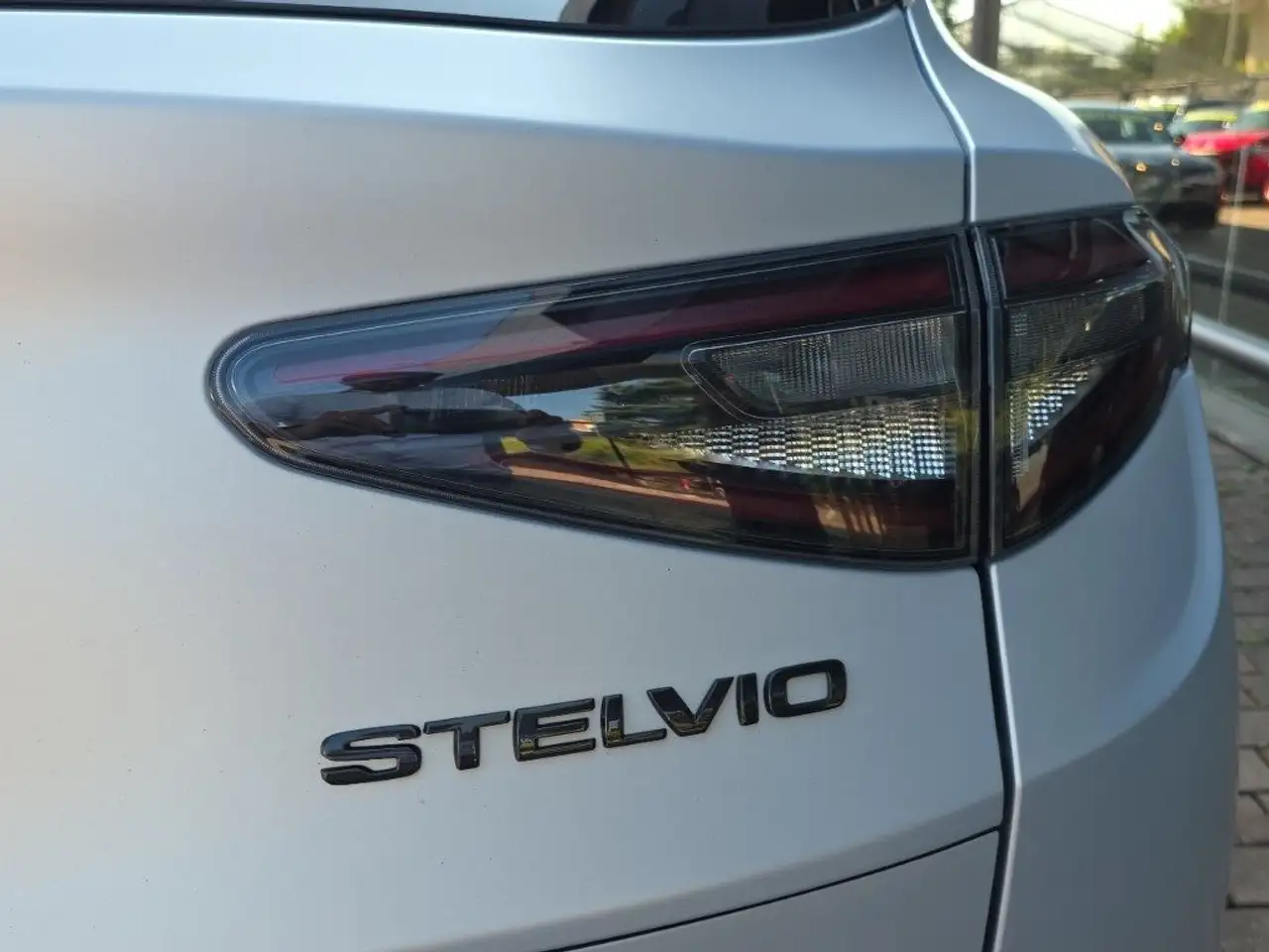 Alfa Romeo Stelvio 2023 — фото 15
