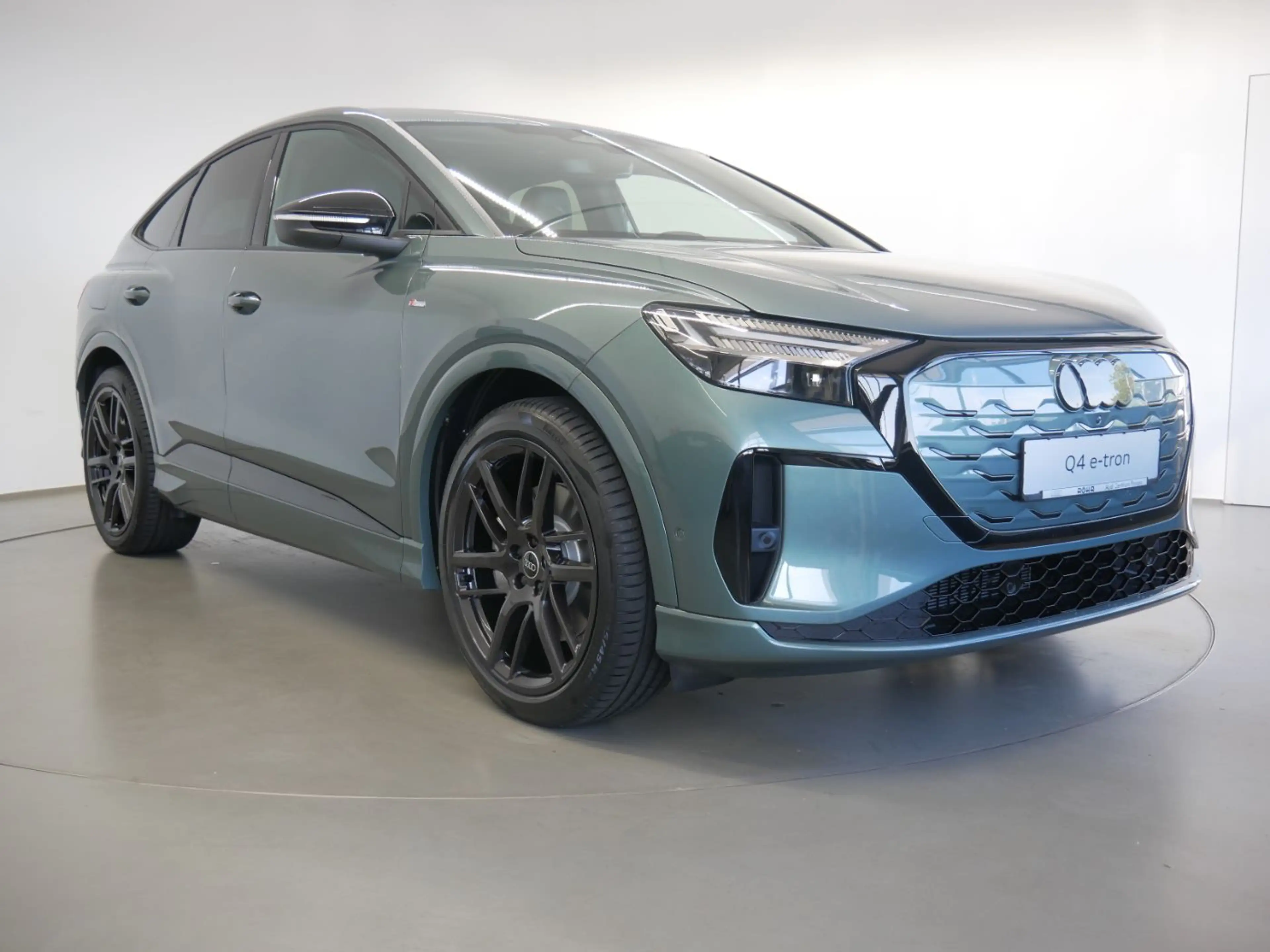 Audi Q4 e-tron Q4 Sportback e-tron quattro 220 kW ACC AHK — photo 3
