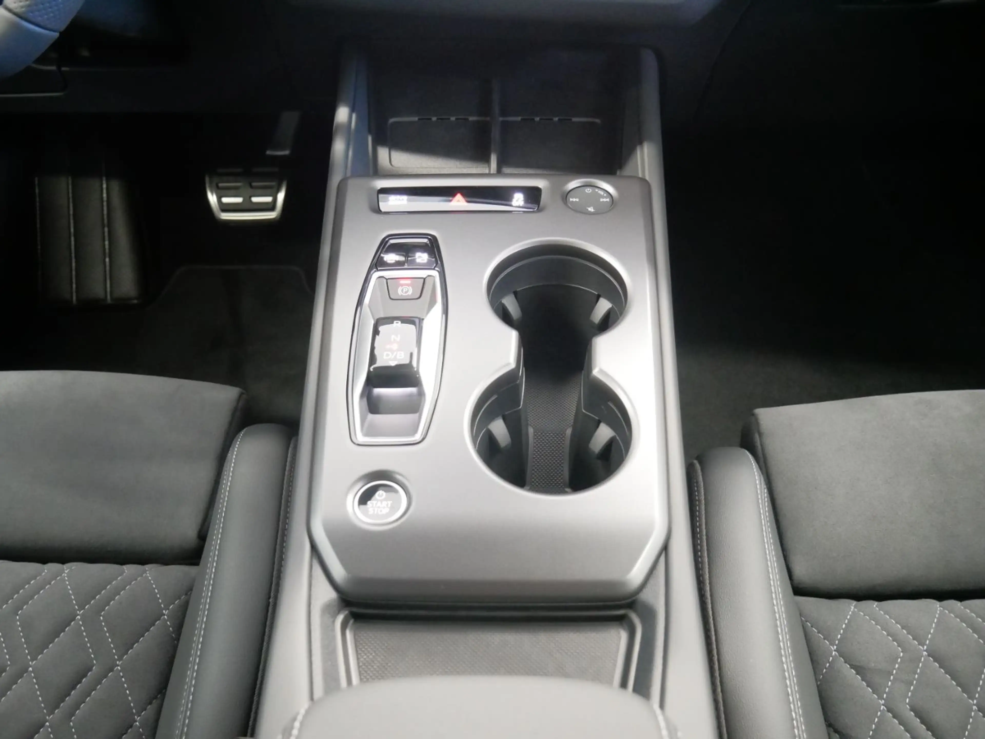 Audi Q4 e-tron Q4 Sportback e-tron quattro 220 kW ACC AHK — photo 13