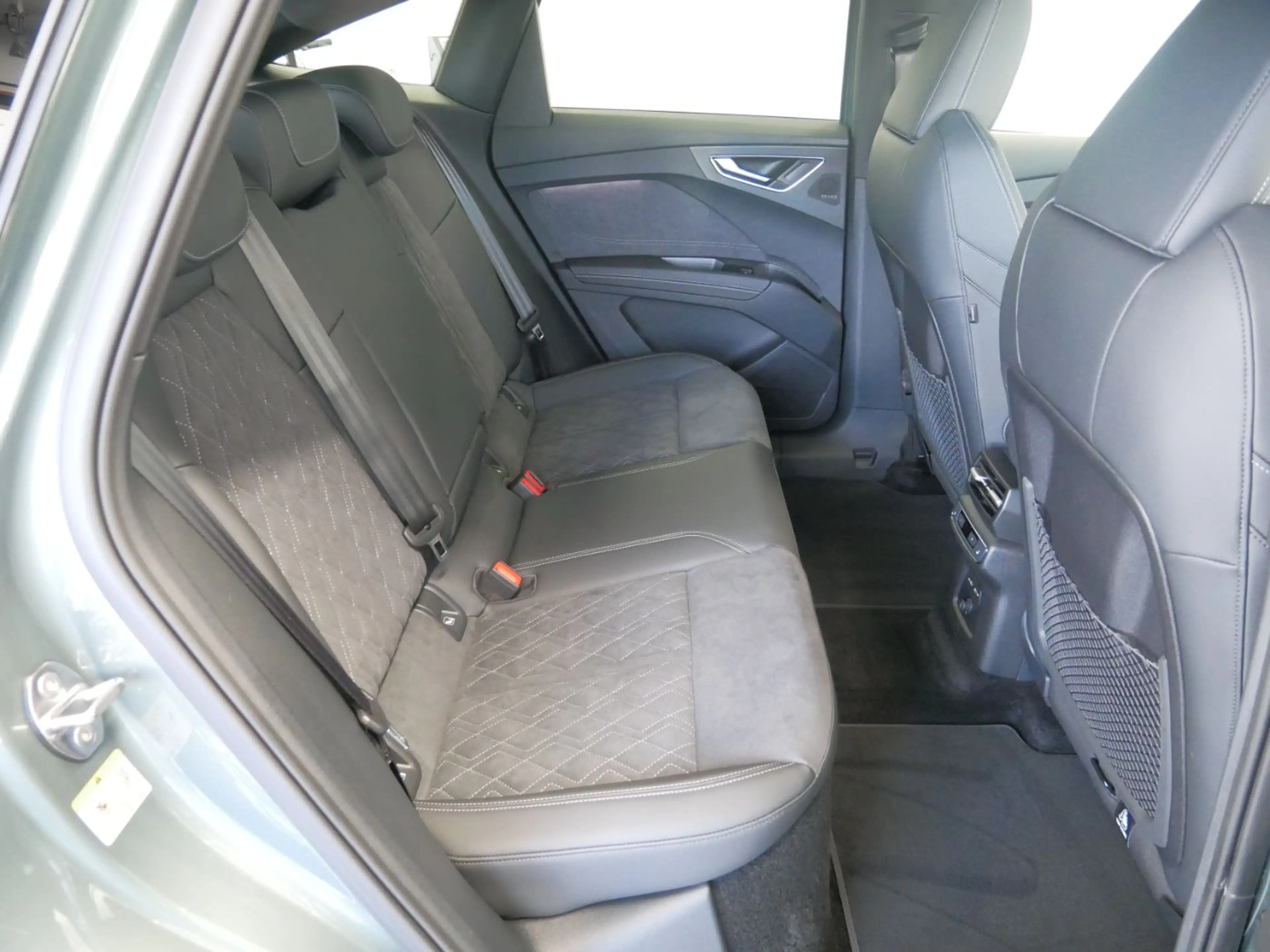 Audi Q4 e-tron Q4 Sportback e-tron quattro 220 kW ACC AHK — photo 8