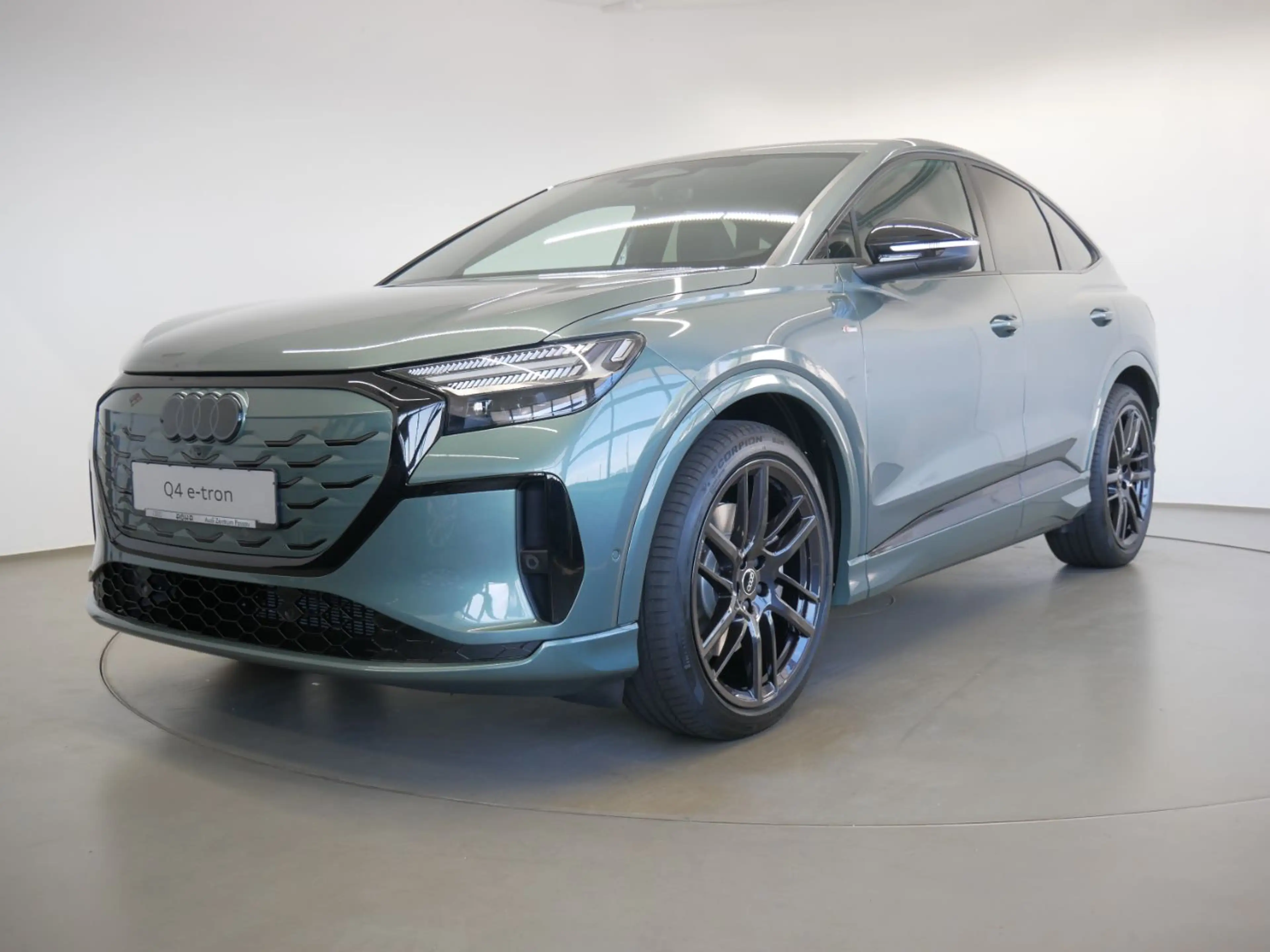 Audi Q4 e-tron Q4 Sportback e-tron quattro 220 kW ACC AHK — photo 2