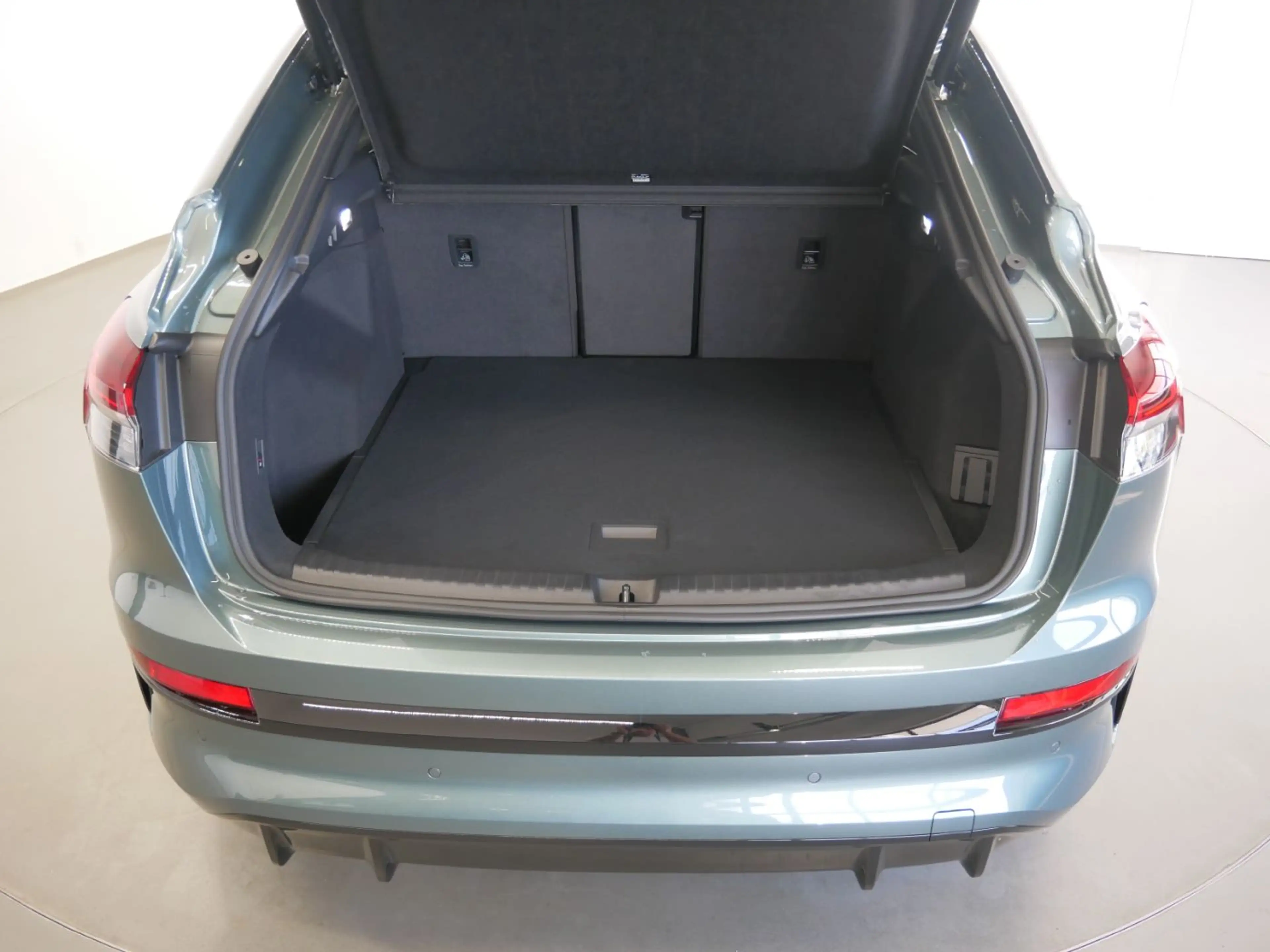 Audi Q4 e-tron Q4 Sportback e-tron quattro 220 kW ACC AHK — photo 7