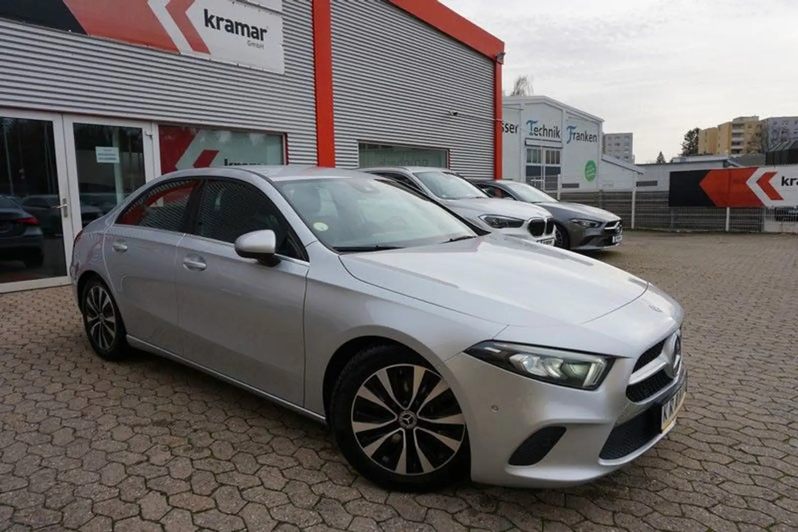Mercedes-Benz A 180 d Limousine 8G Style DISTRONIC/Kamera Silber - 2