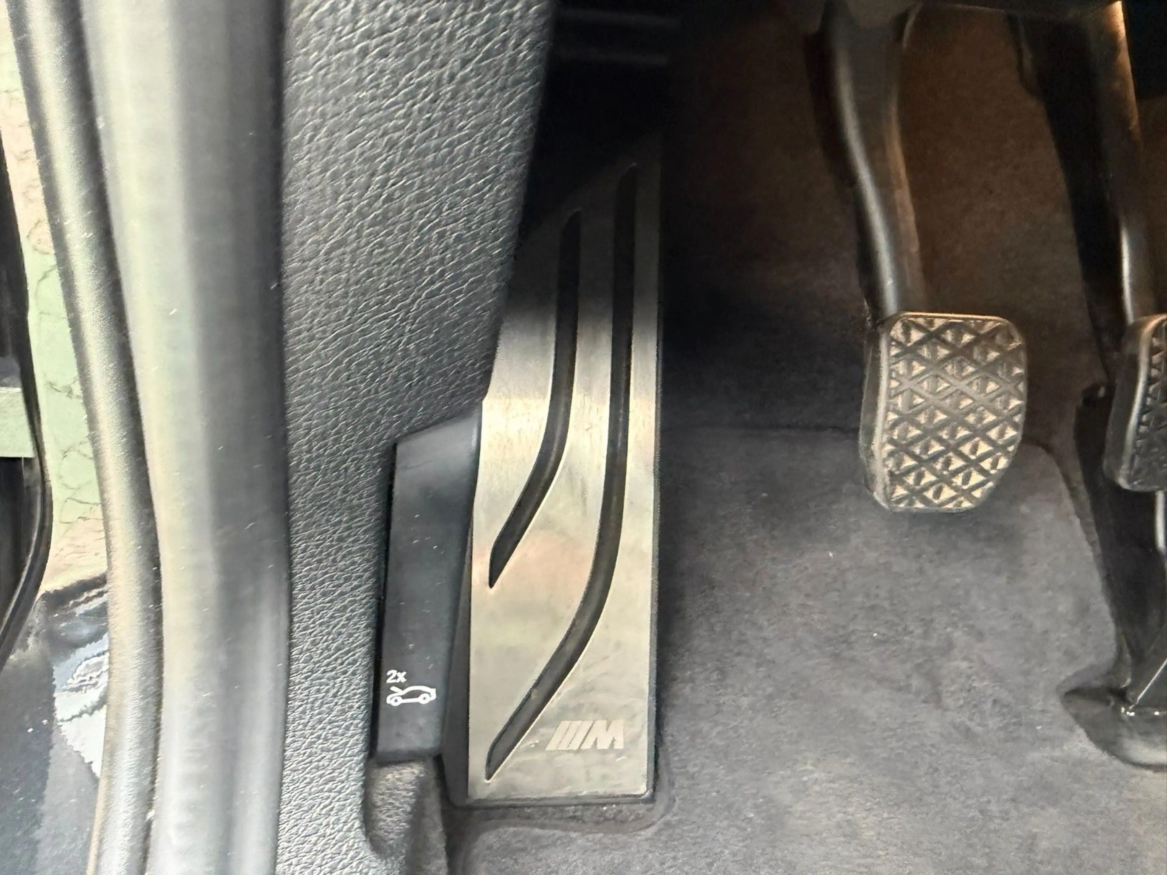 BMW 116 d M Sportpaket Alcantara Navi Sitzheizung LED — photo 22