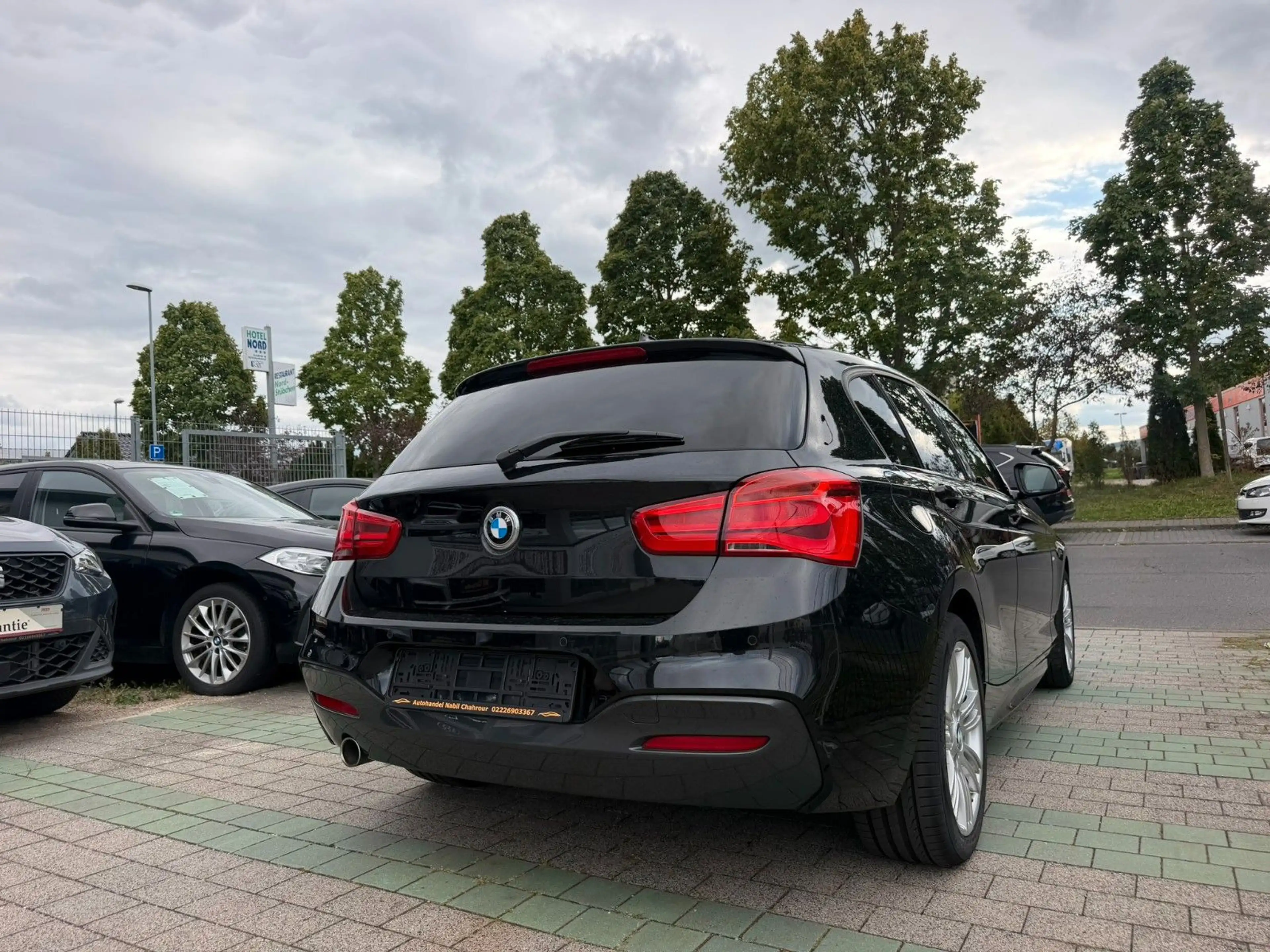 BMW 116 d M Sportpaket Alcantara Navi Sitzheizung LED — photo 10