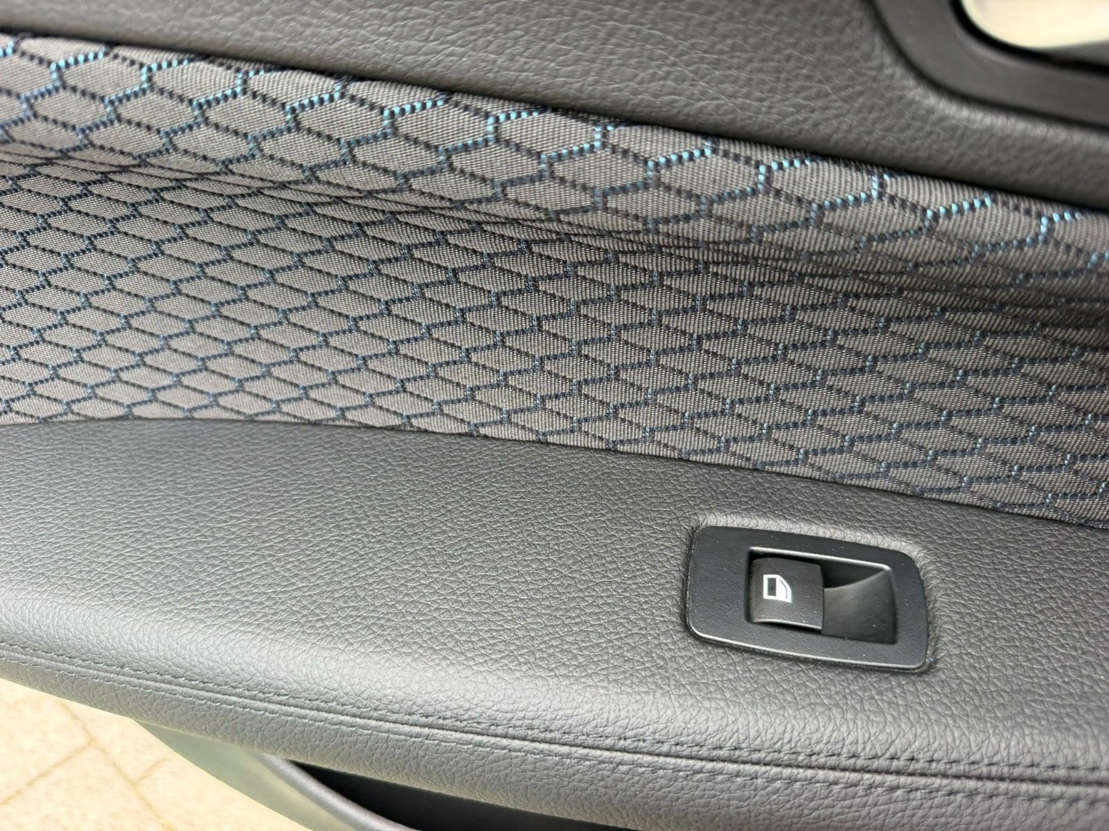 BMW 116 d M Sportpaket Alcantara Navi Sitzheizung LED — photo 20