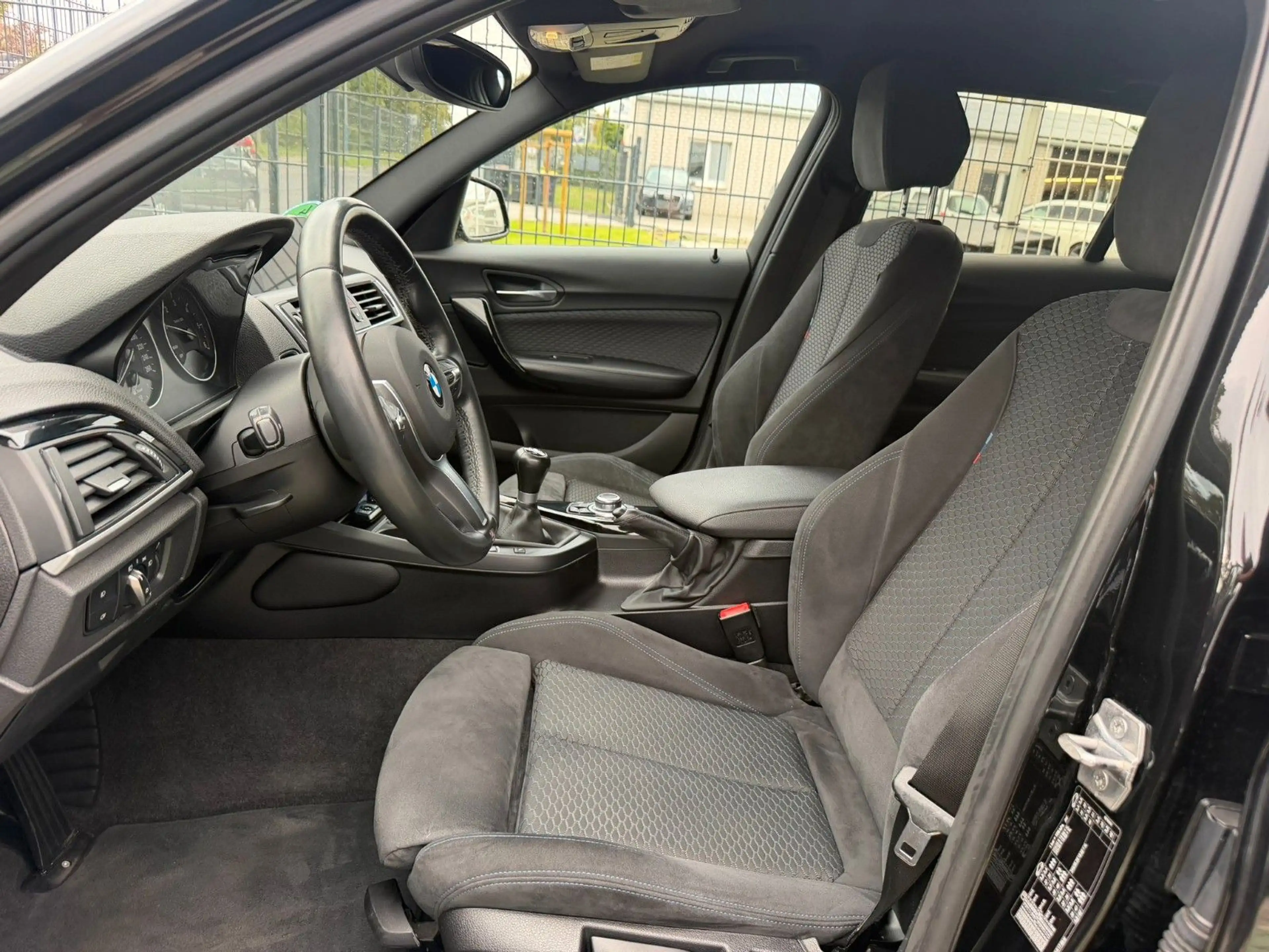 BMW 116 d M Sportpaket Alcantara Navi Sitzheizung LED — photo 21
