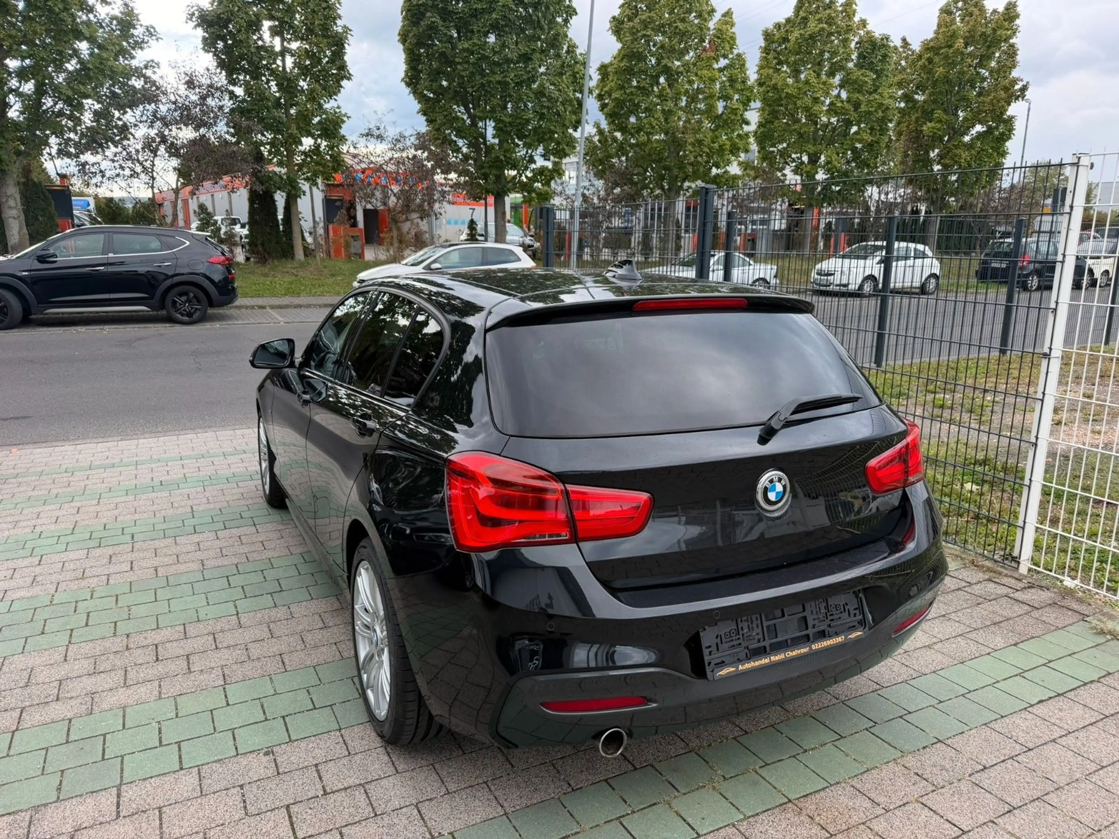 BMW 116 d M Sportpaket Alcantara Navi Sitzheizung LED — photo 11