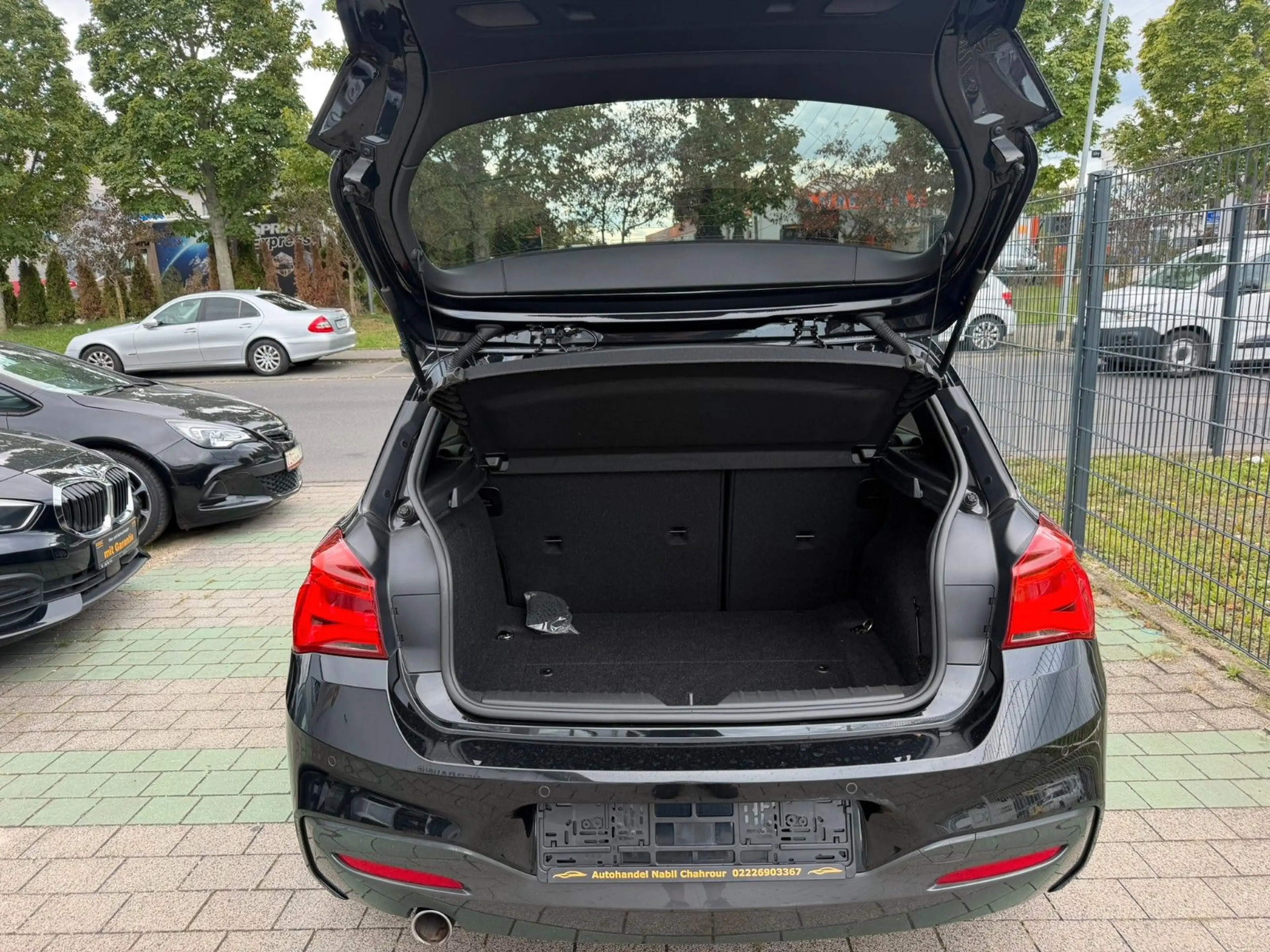 BMW 116 d M Sportpaket Alcantara Navi Sitzheizung LED — photo 12