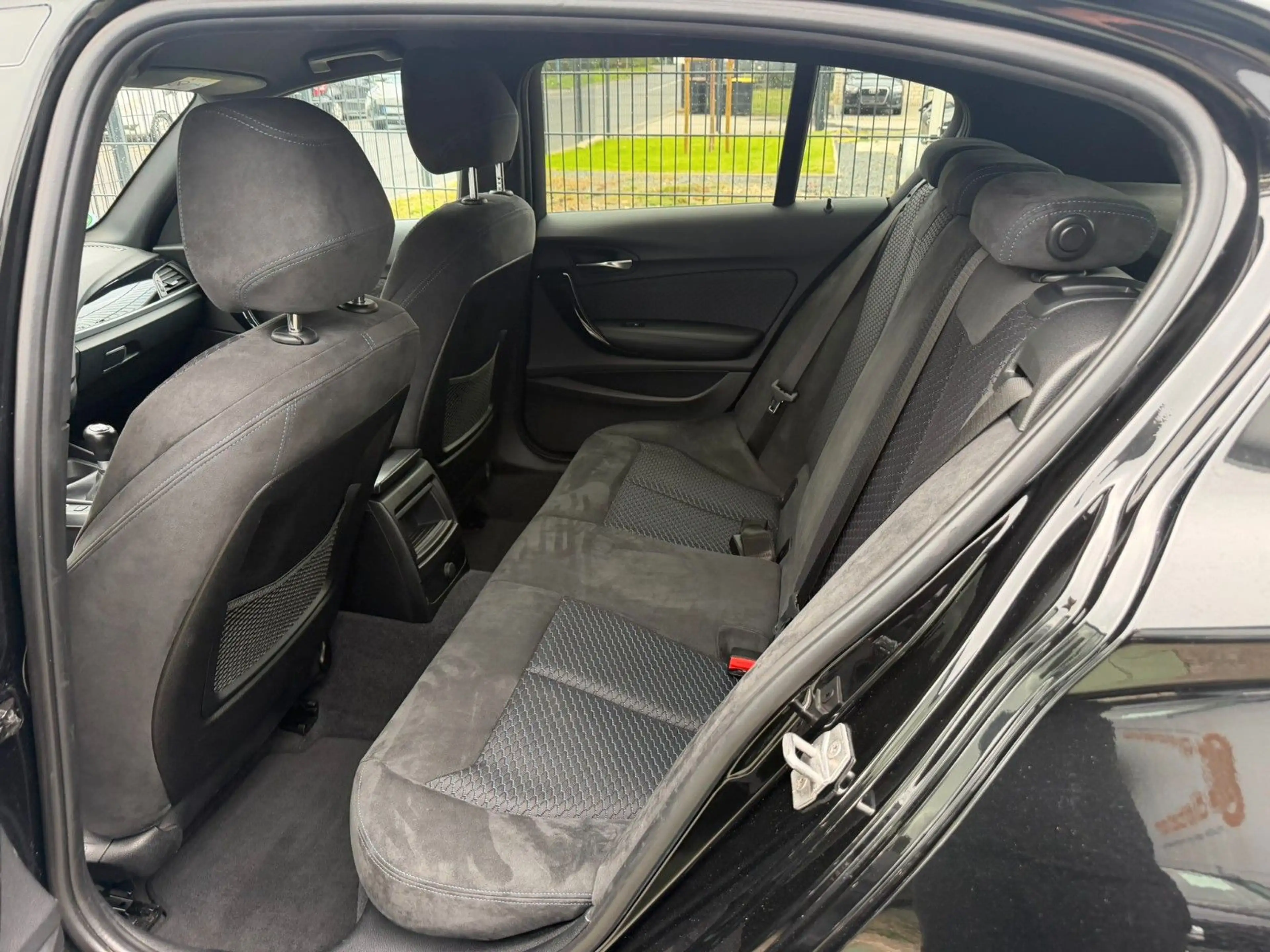 BMW 116 d M Sportpaket Alcantara Navi Sitzheizung LED — photo 16