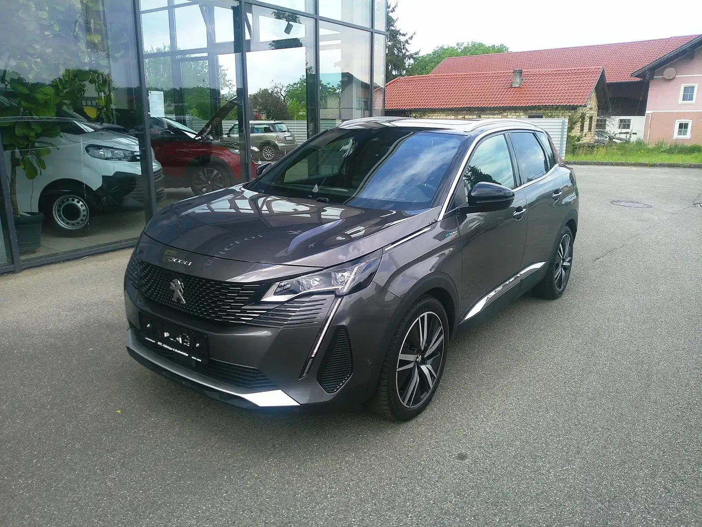 Peugeot 3008 Allrad 4x4 Hybrid 300 e-EAT8 GT Pack Aut. Grau - 1