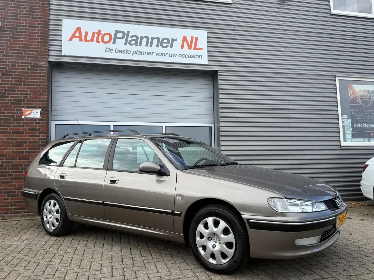 Peugeot 406 Break 1.8-16V XR! Airco! Trekhaak! 1e Eigenaar! Grijs - 2
