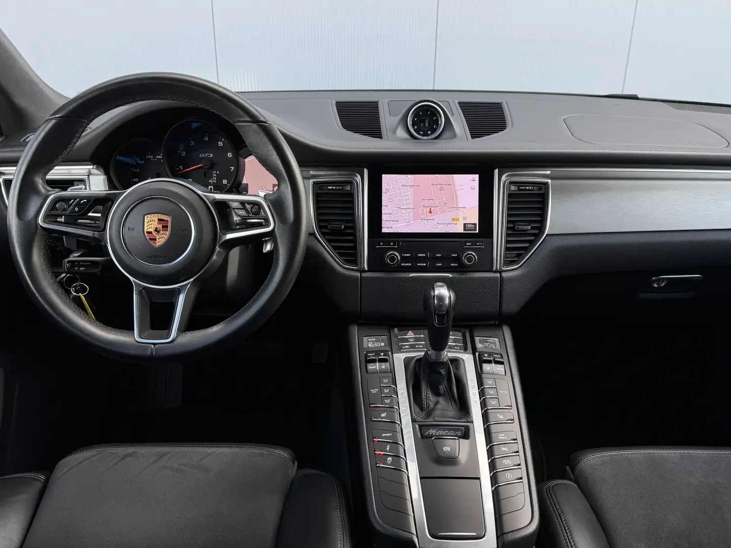 Porsche Macan 3.0 GTS Automaat Navigatie/Camera/20inch. Gris - 2