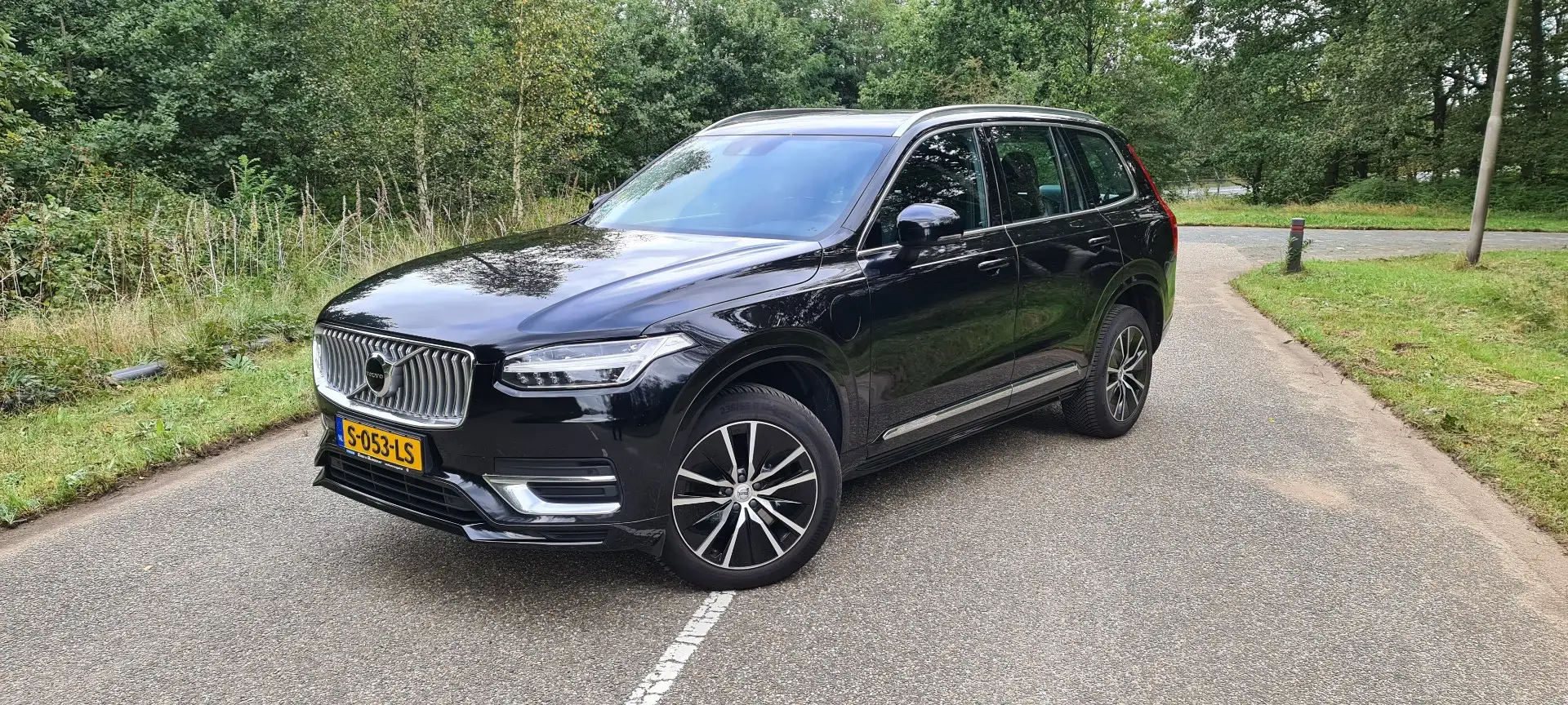 Volvo XC90 Lux en zuinig 2.0 T8 AWD Bns Pro met veel Opties Černá - 1