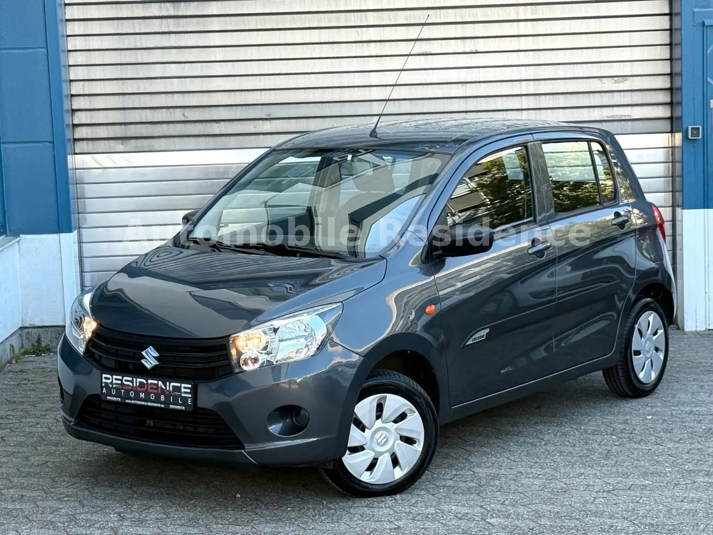 Suzuki Celerio 1.0 AGS Club AUT.*KLIMA*PDC*E-PAKET*1HD* Grau - 1