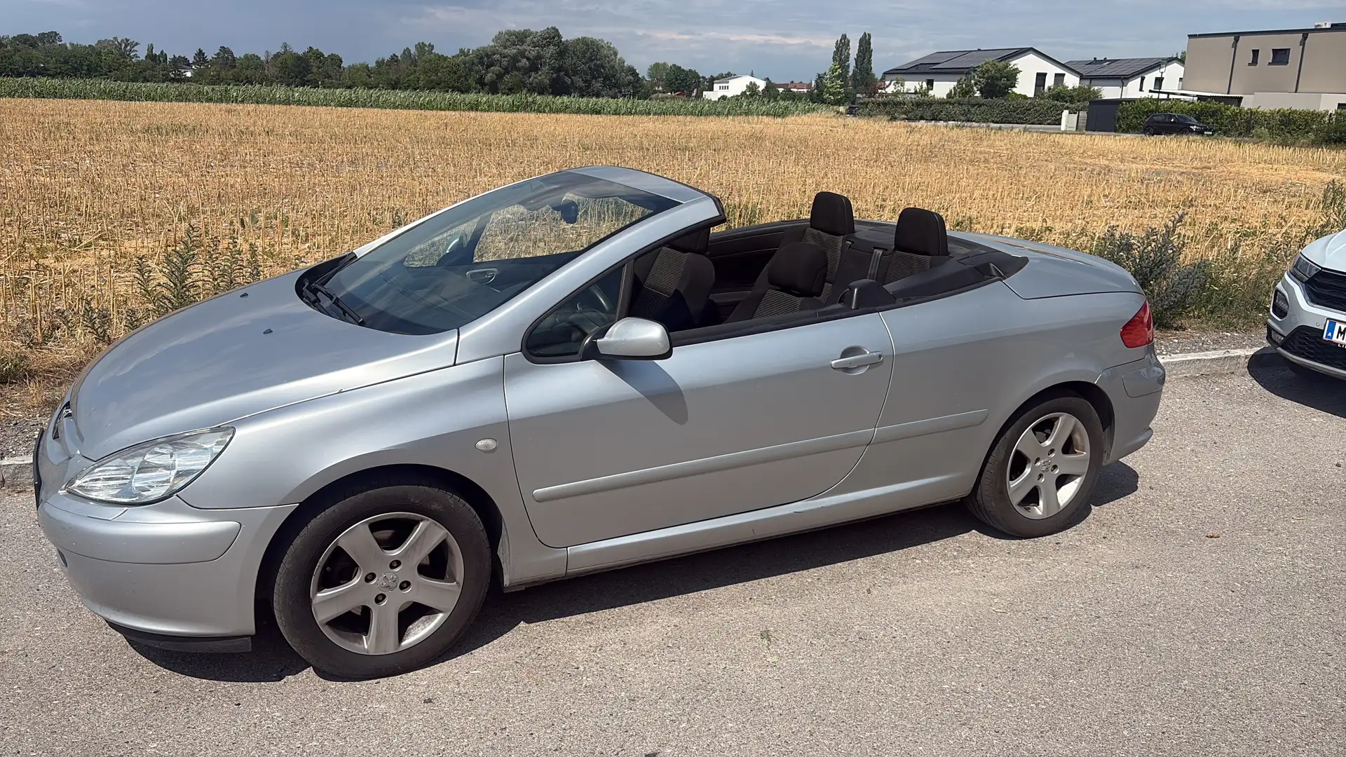 Peugeot 307 307 CC 2,0 16V Silber - 1