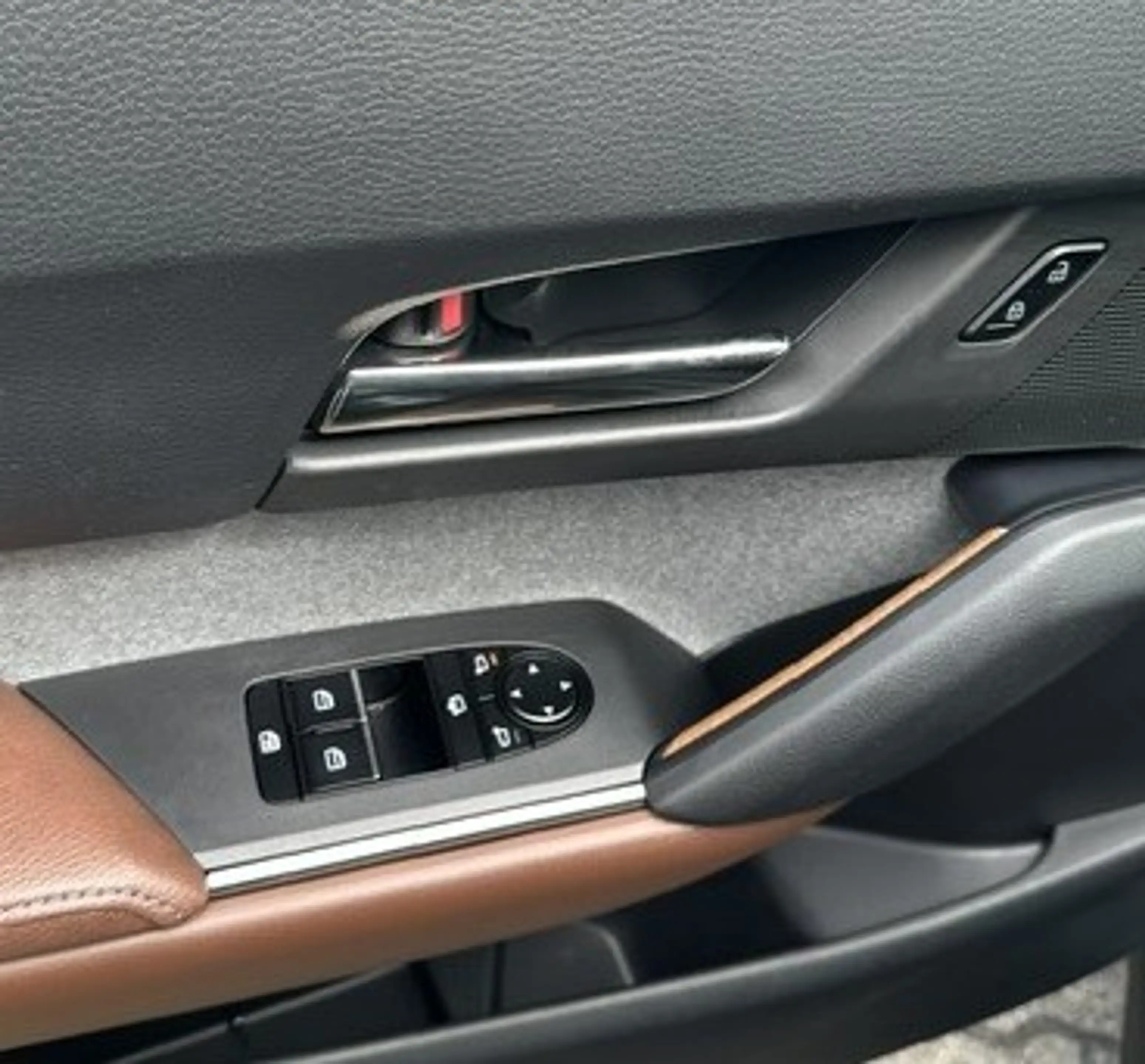 Mazda MX-30 Advantage 35,5 kWh e-SKYACTIV EV 145 PS MX-30 Adva — photo 10