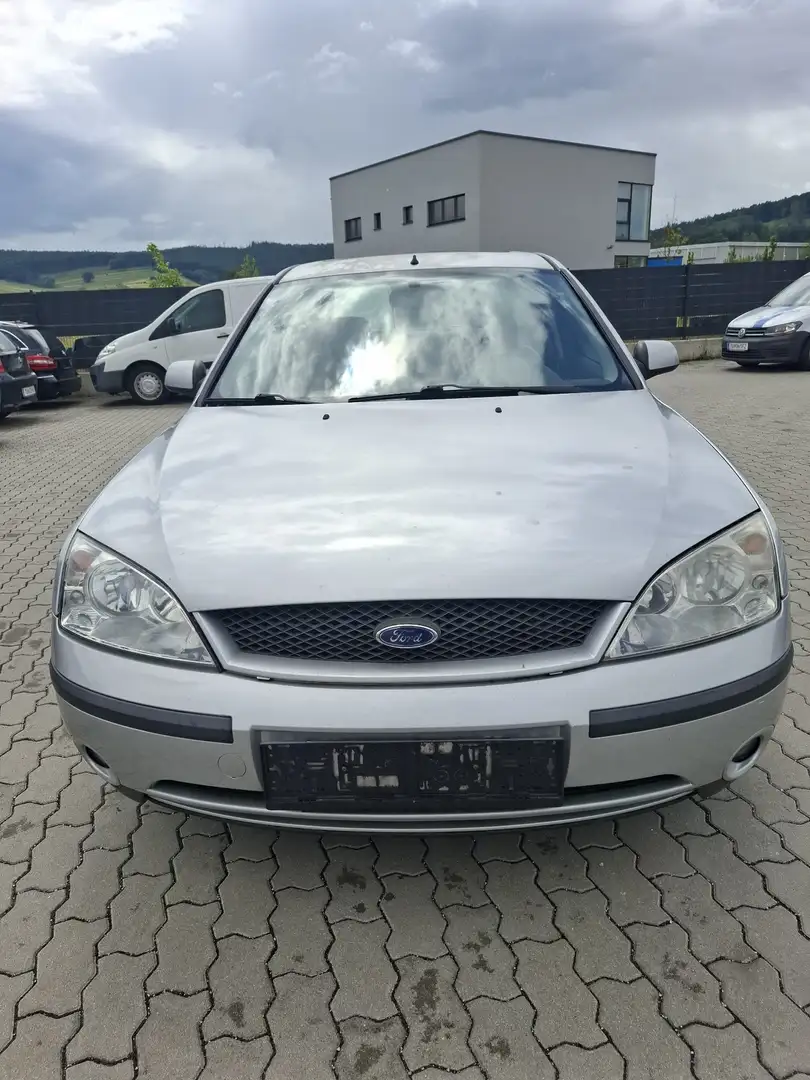 Ford Mondeo Ghia 2,0 TDdi - 1