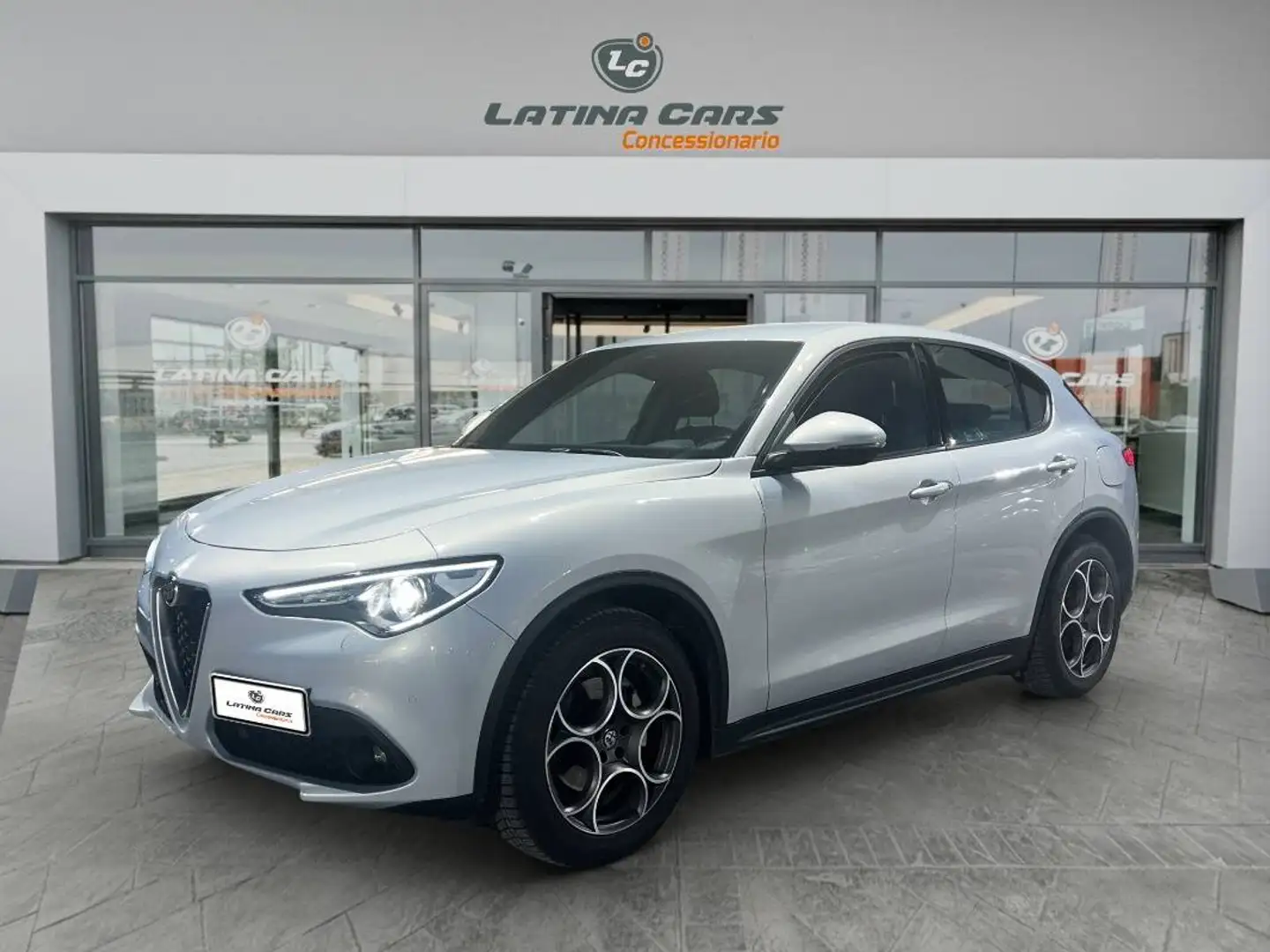 Alfa Romeo Stelvio 2.2 t Business Q4 190cv auto Con NAVIGATORE Argent - 1