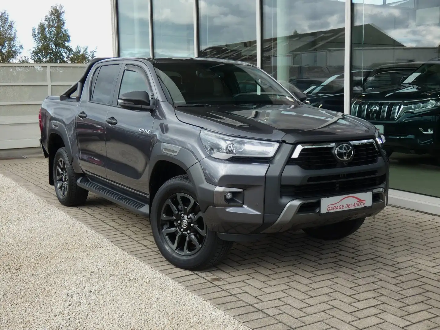 Toyota Hilux 2.8L Autom. INVINCIBLE *41942+BTW* 360°Camera Grigio - 1