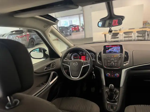 Opel Zafira view 11