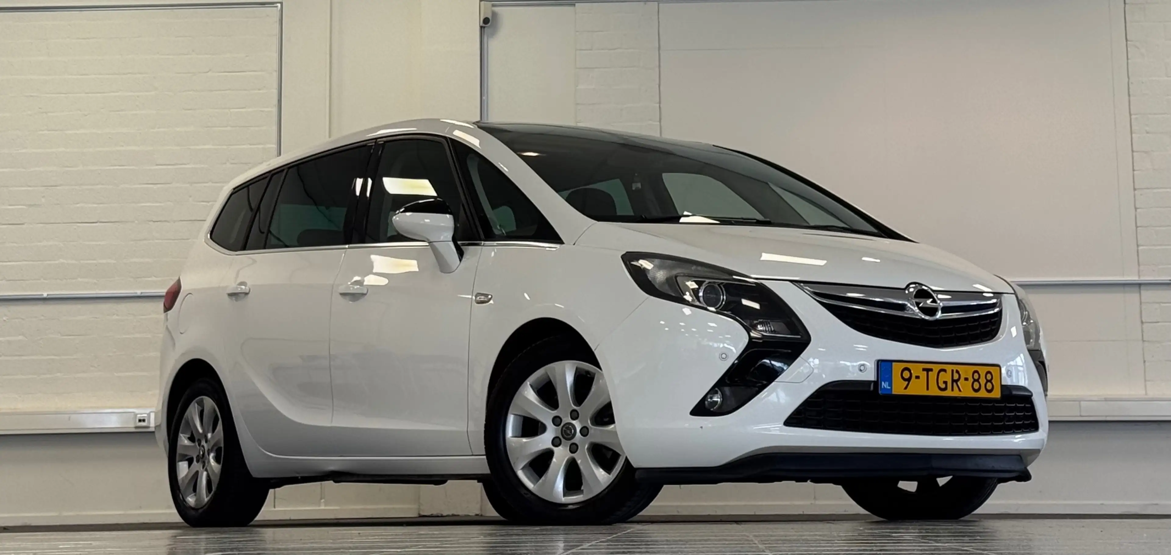 Opel Zafira Tourer 1.4 Business+ Panoramadak Navi Trekhaak Parkeerhul — photo 2