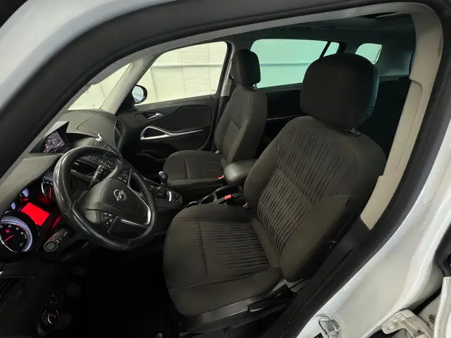 Opel Zafira view 9