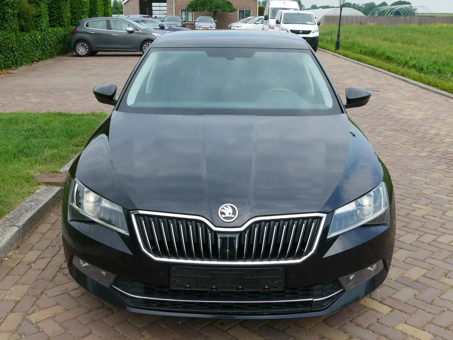 Skoda Superb 1.6 TDI Ambition AUT SEDAN LED CANTON Fekete - 2
