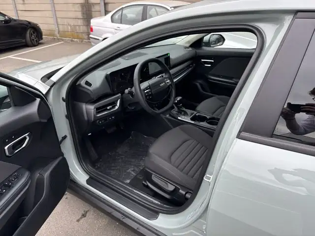 Kia K4 view 12