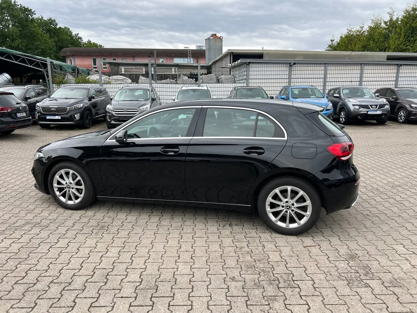 Mercedes-Benz A 180 d 7G-DCT Automatik Progressive *Finanzierung *NAV Schwarz - 2