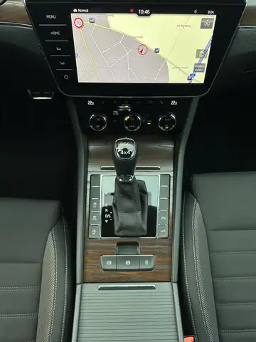 Skoda Superb view 13