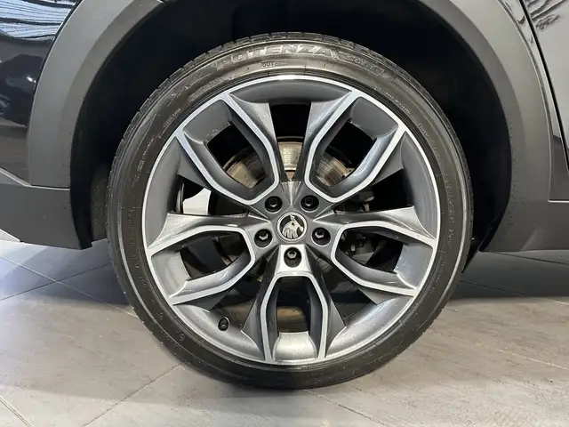 Skoda Superb view 3
