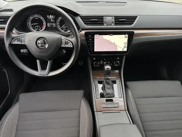 Skoda Superb view 12