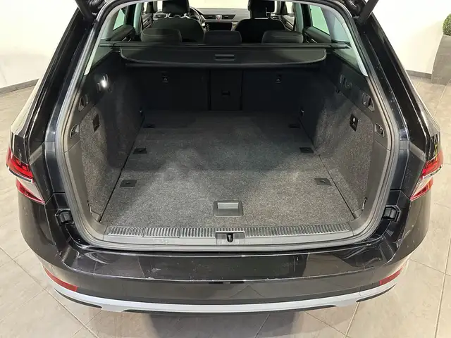 Skoda Superb view 6