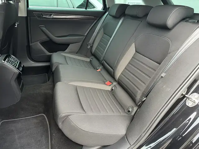 Skoda Superb view 11