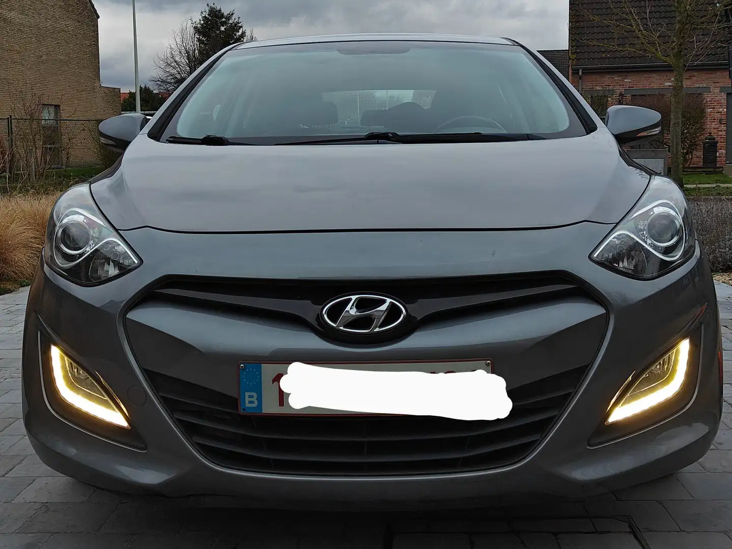 Hyundai i30 1.6 CRDi U2 Blue Comfort ISG Stop Grijs - 1